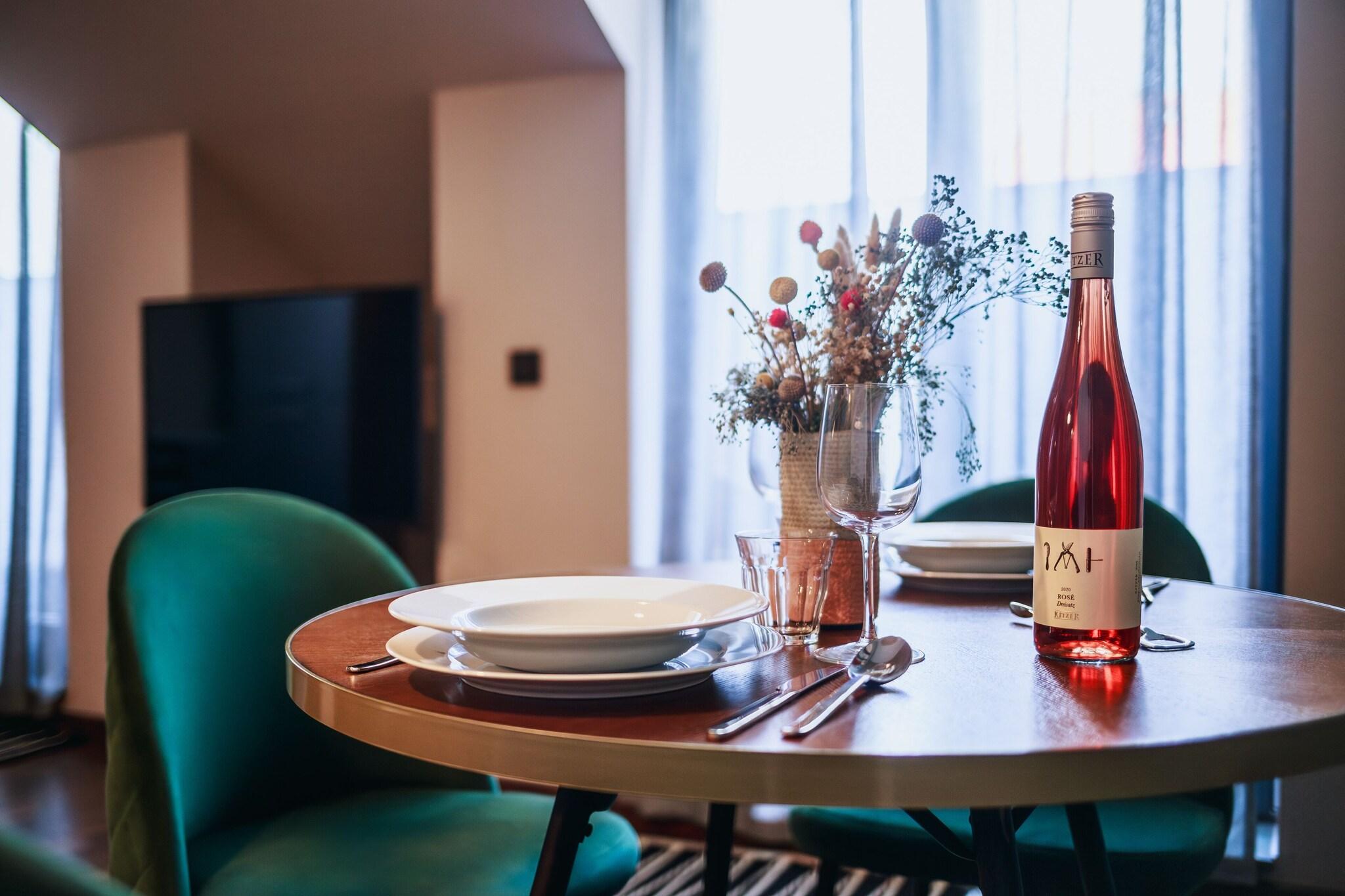 Apartment Queen Size Bed