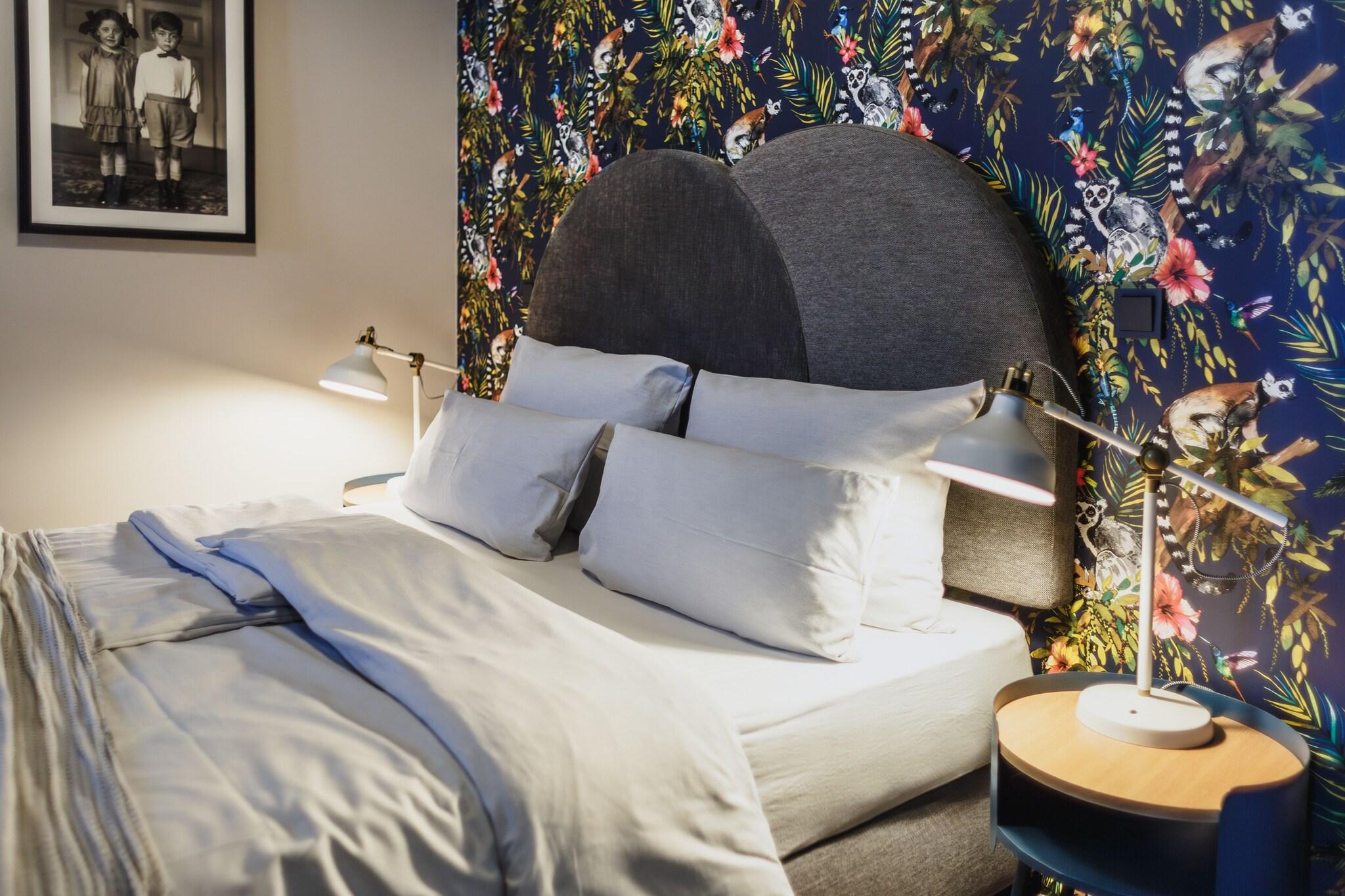 Apartment Queen Size Bed