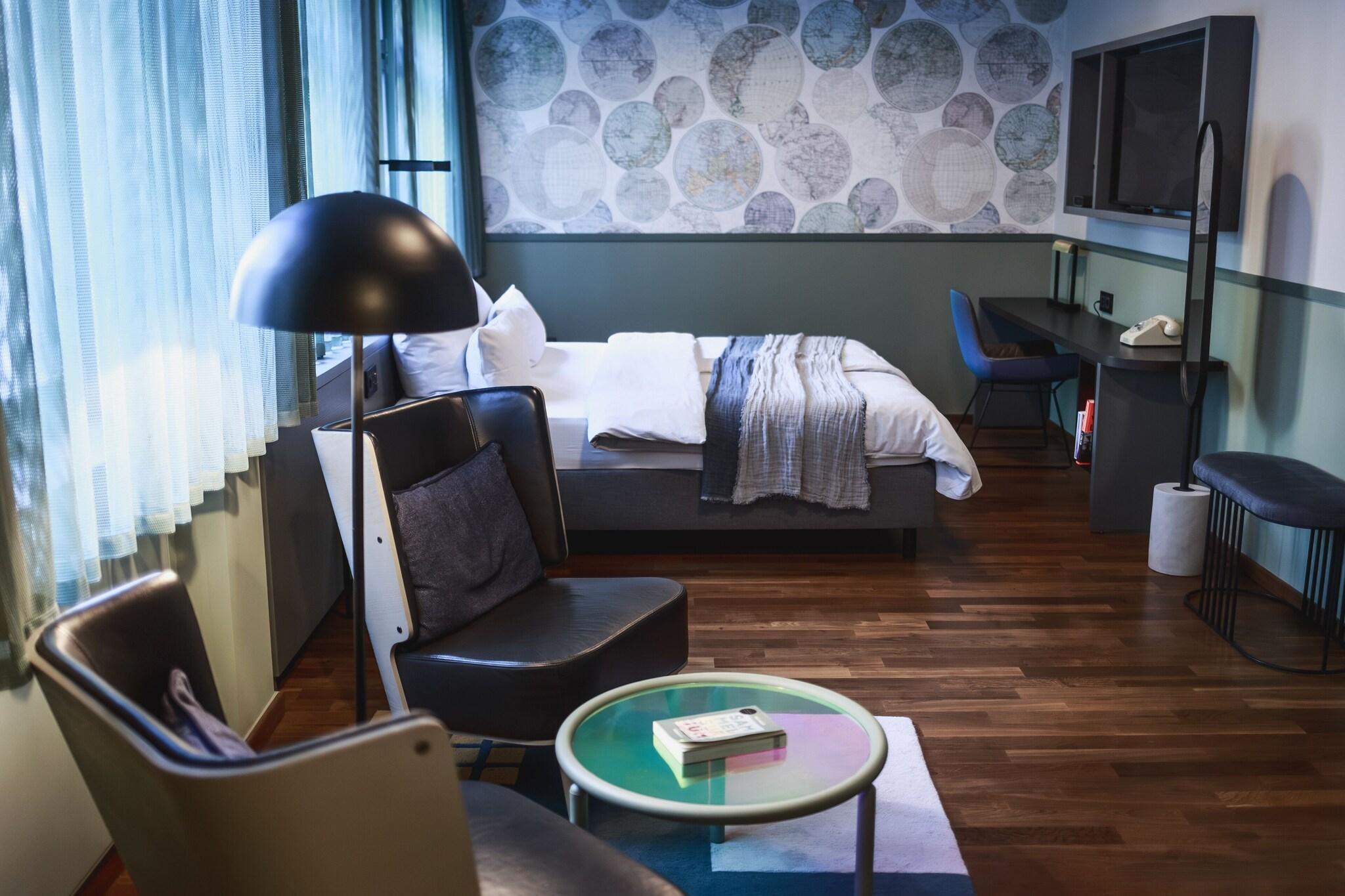 Junior Suite King Size Bed