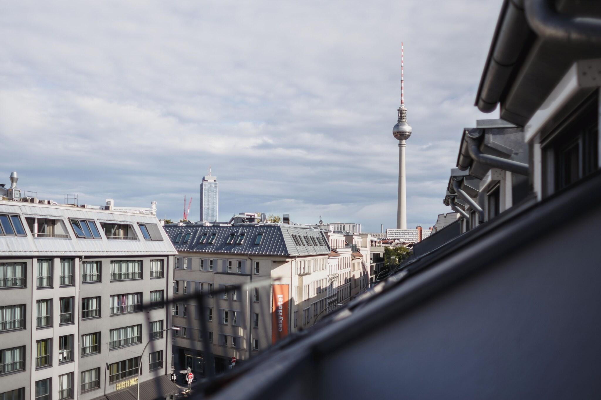 Apartment Queen Size Bed