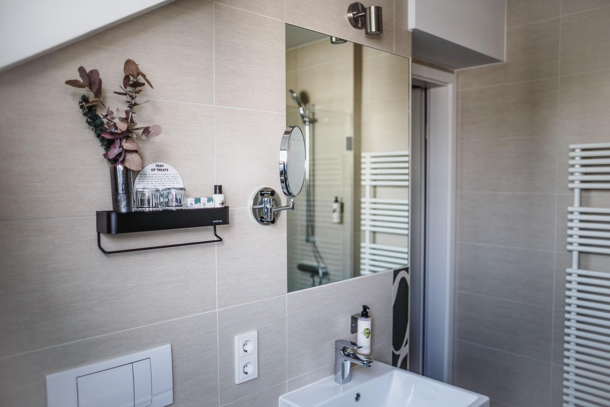 Apartment Queen Size Bed