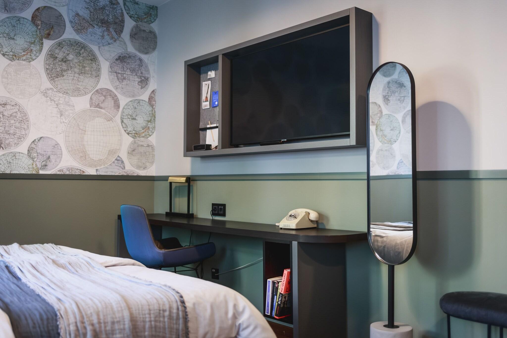 Junior Suite King Size Bed