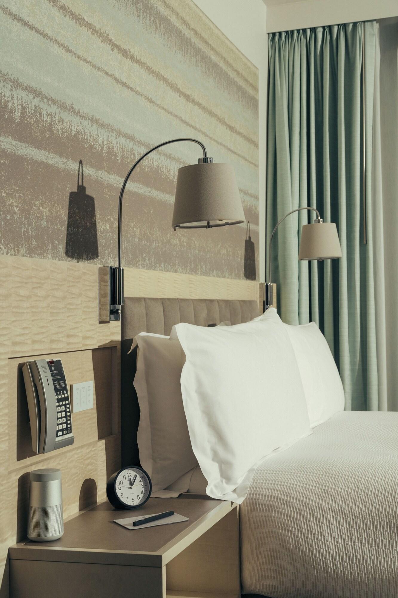 Studio Accessible-queen Size Bed