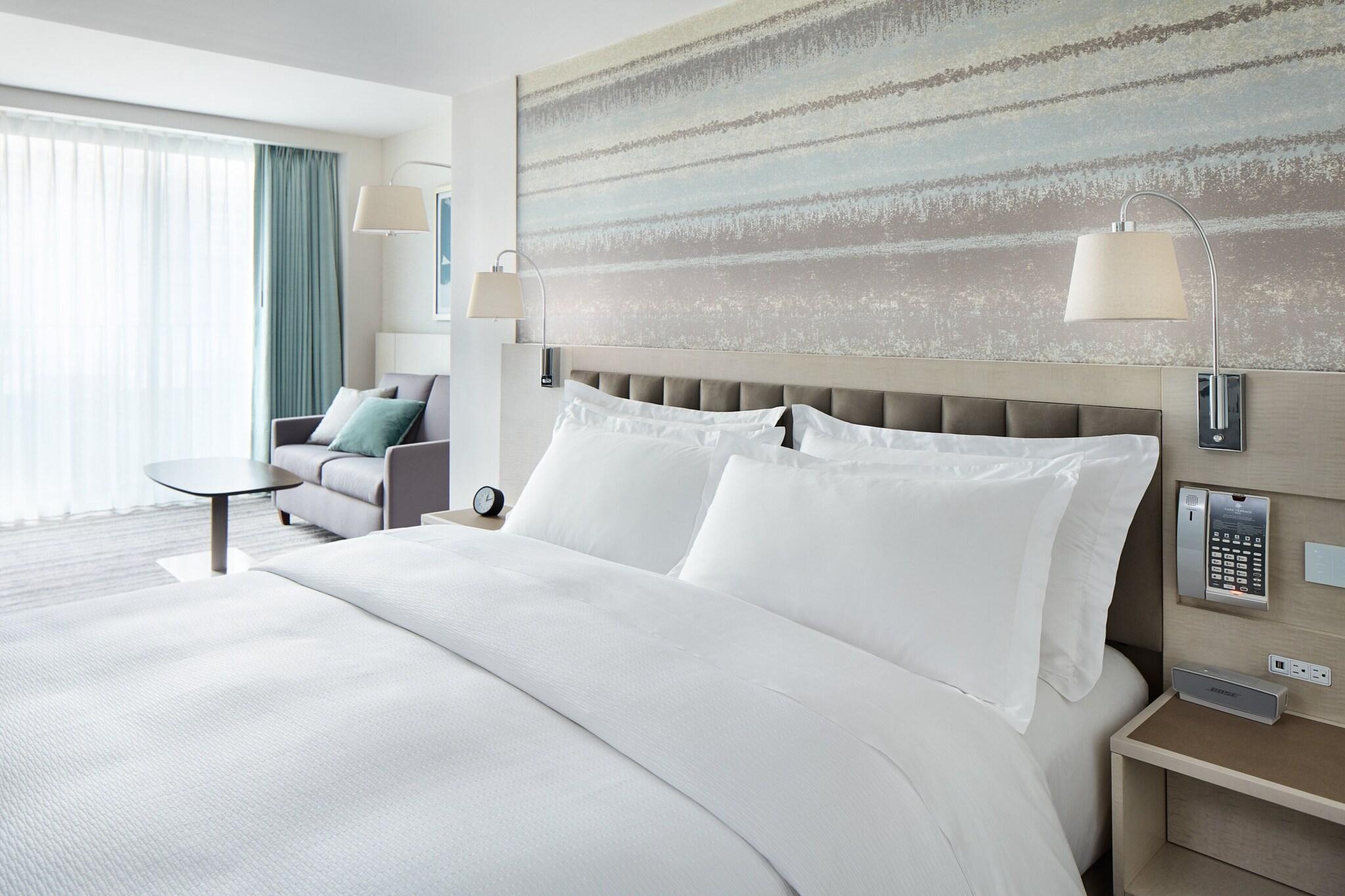 Studio Accessible-queen Size Bed