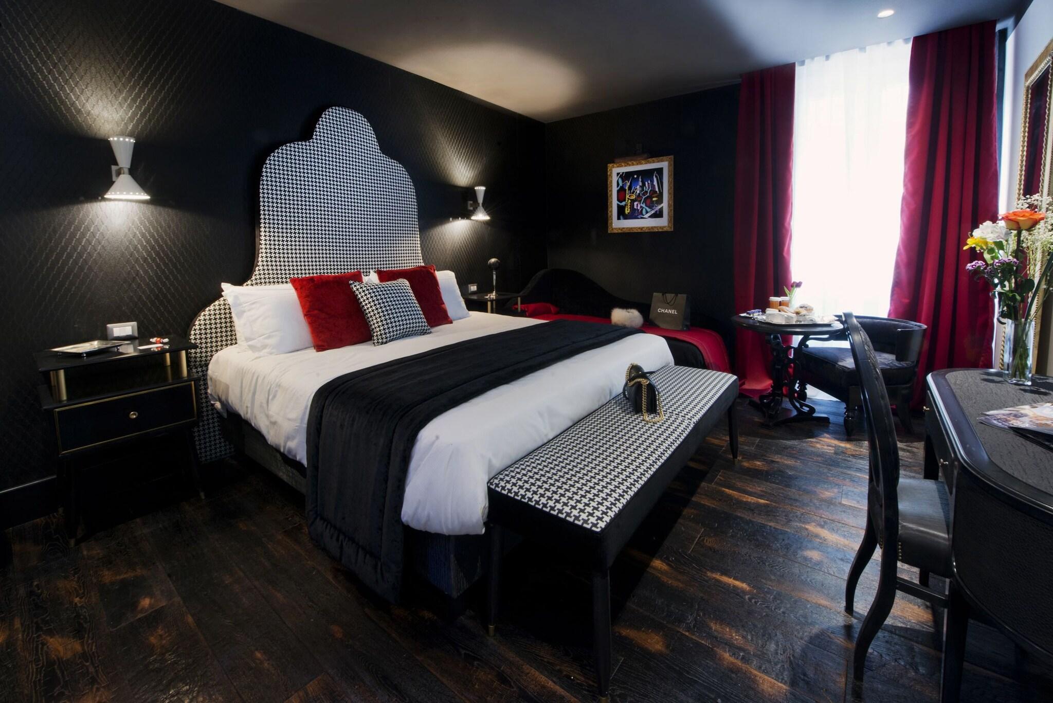 Double Deluxe King Bed