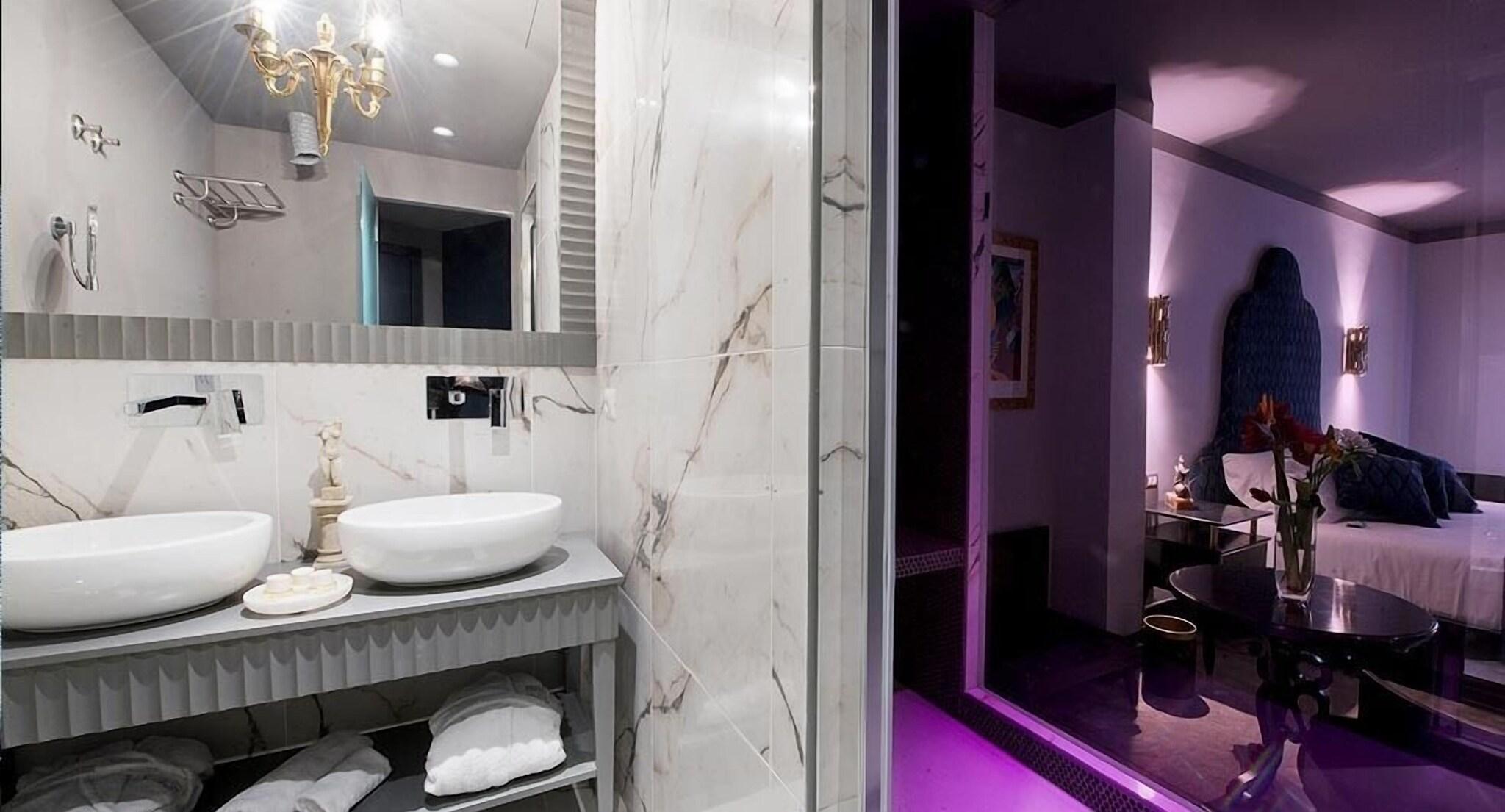 Double Deluxe King Bed