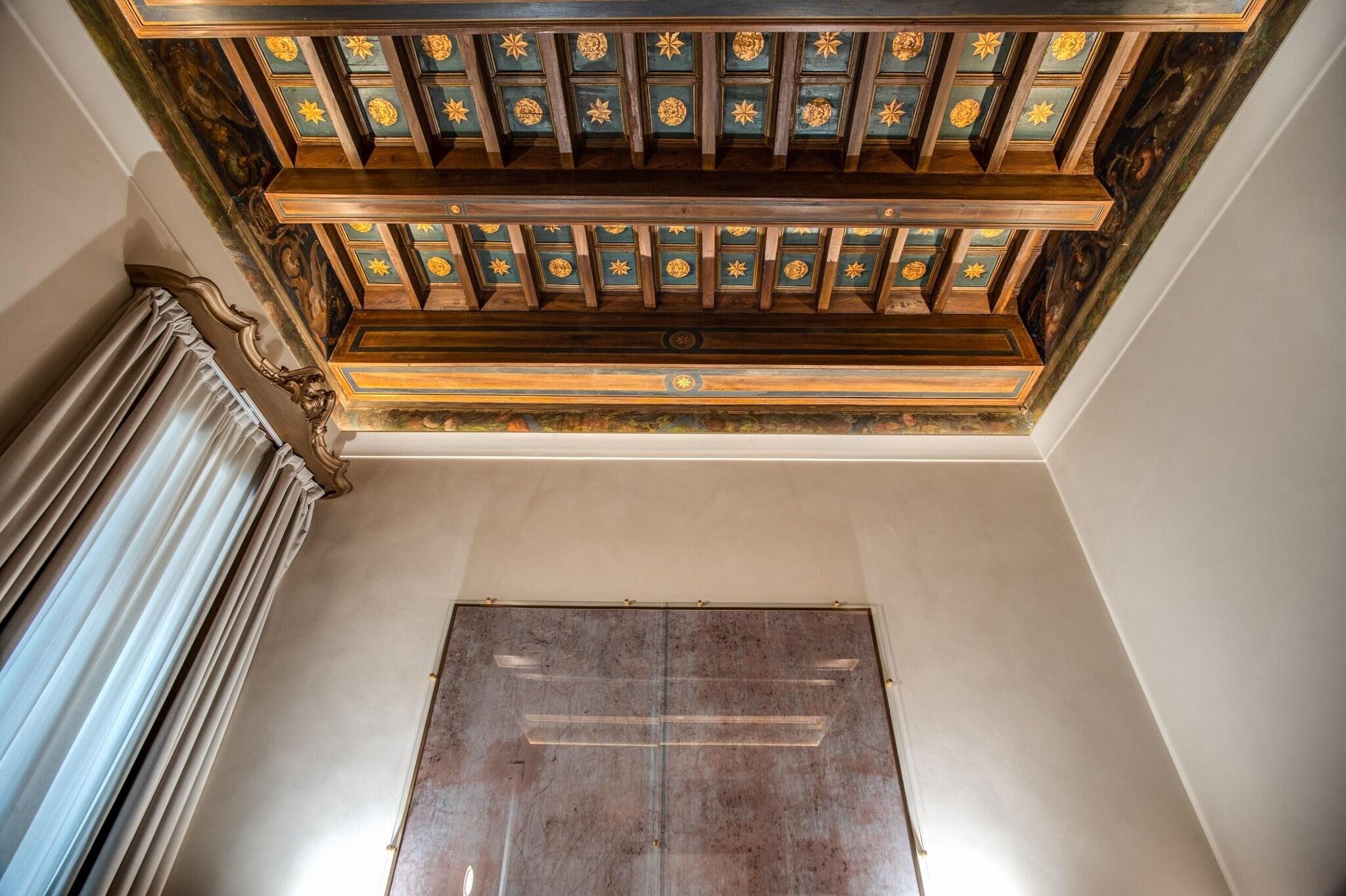 Junior Suite King Size Bed