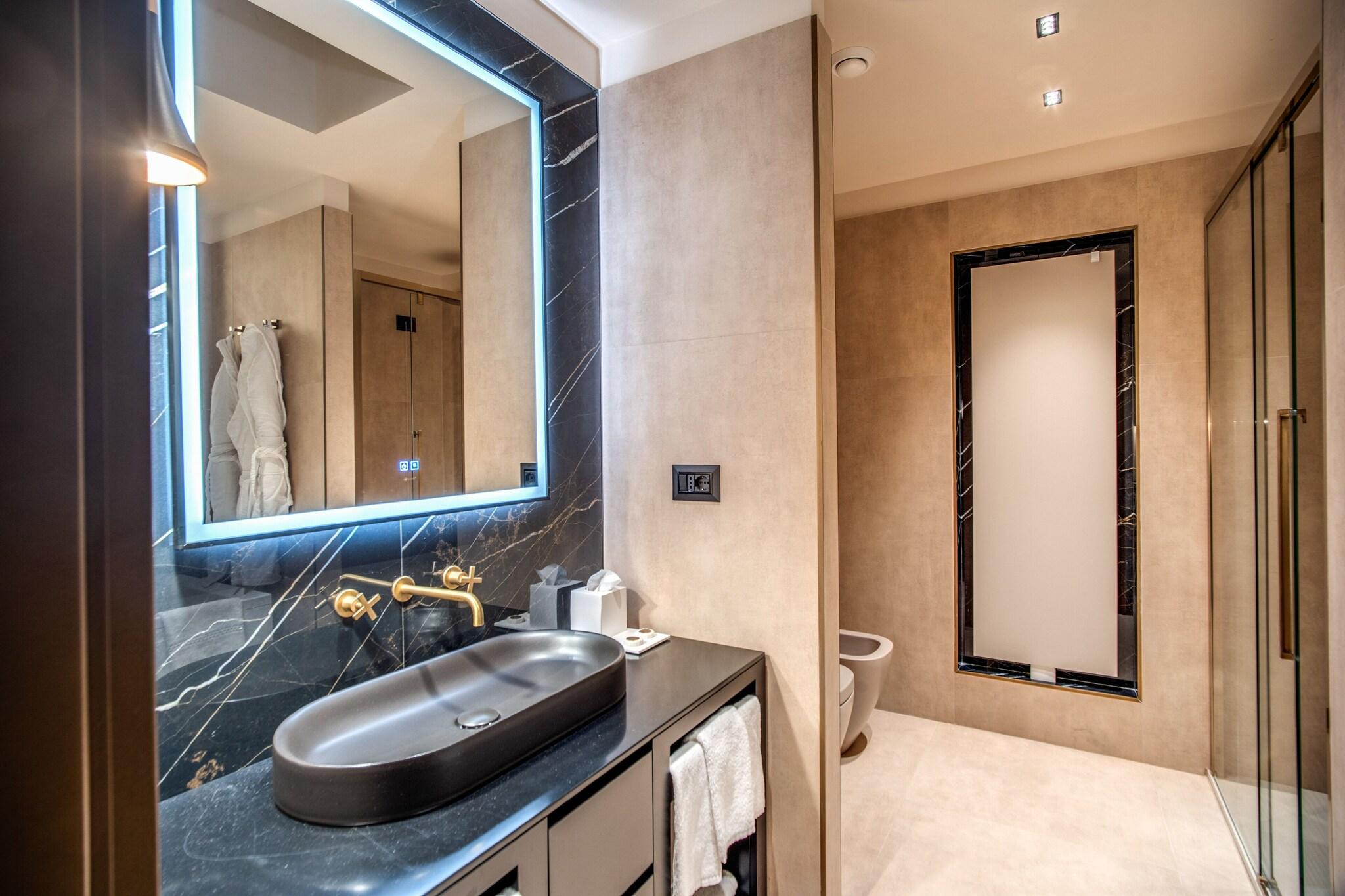 Junior Suite King Size Bed