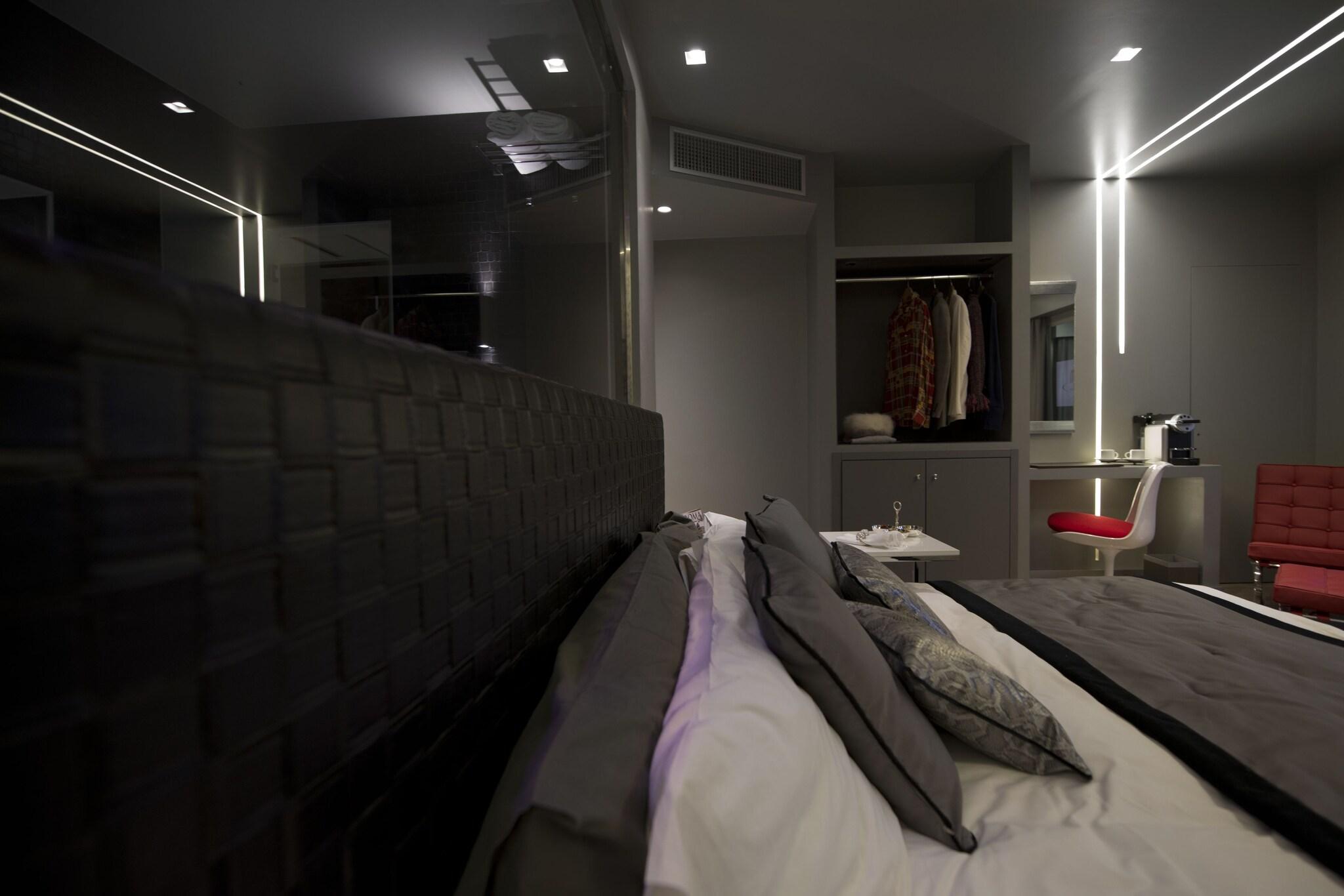 Junior Suite King Size Bed