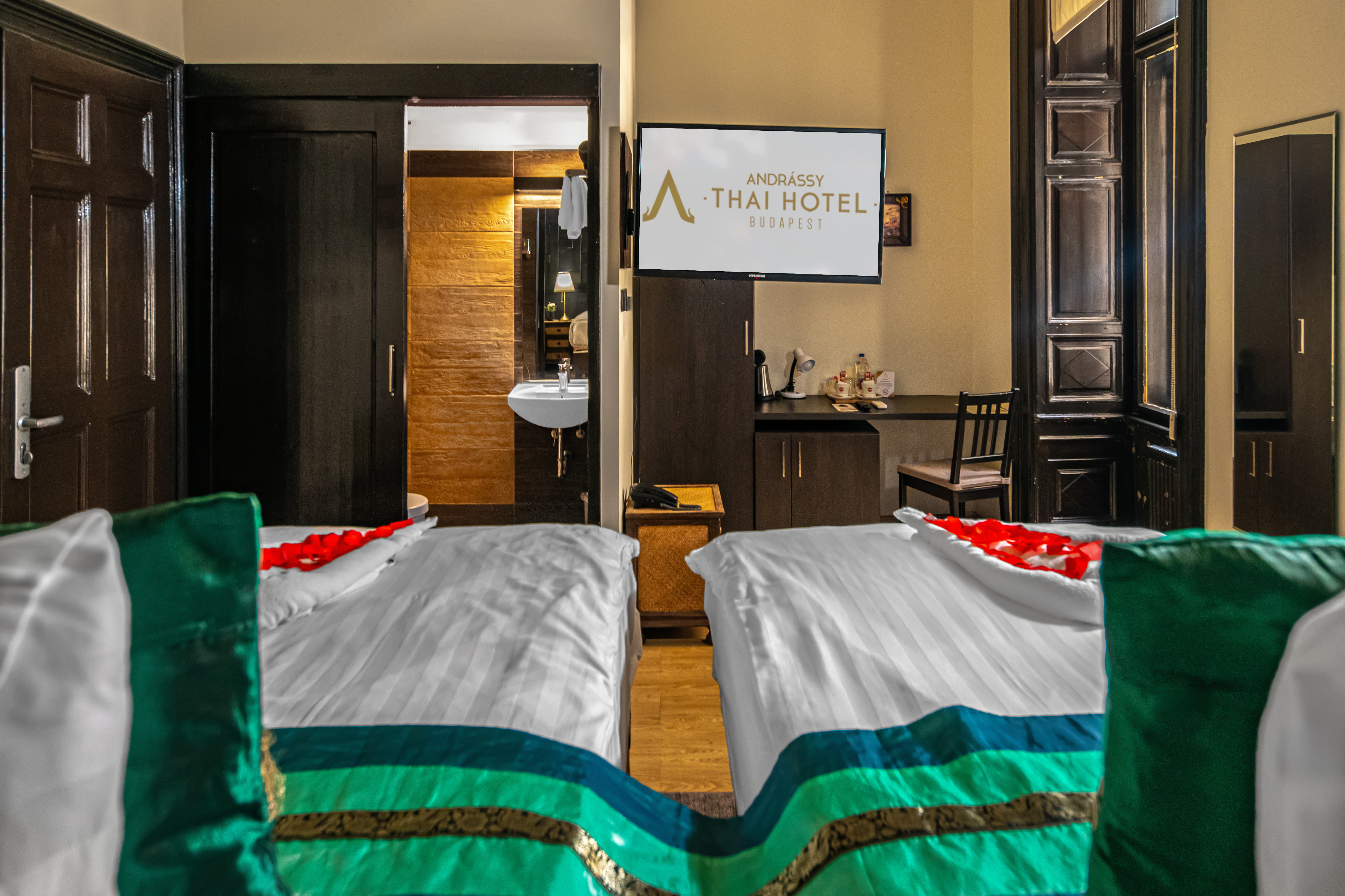 Double or Twin Standard