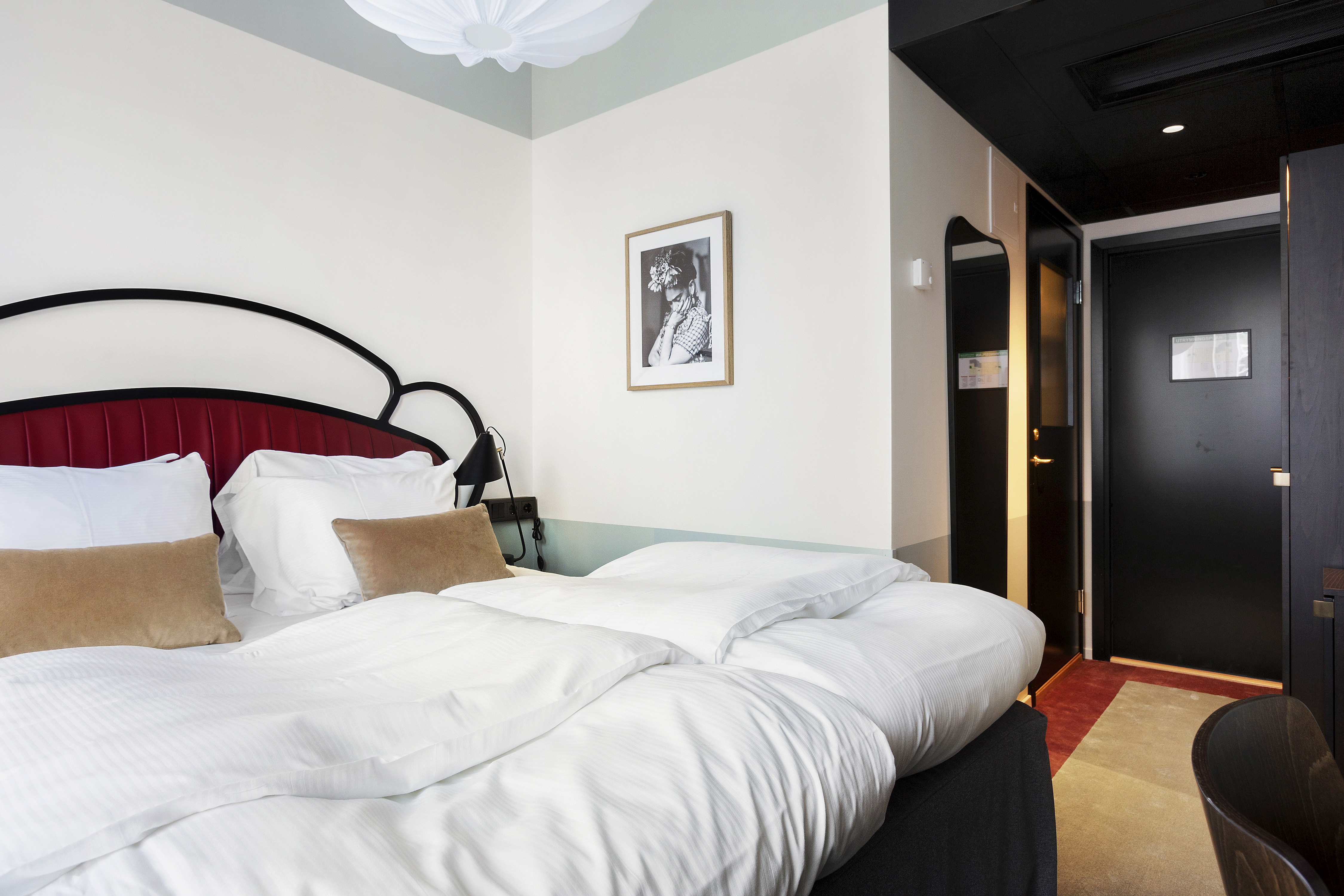 Double Queen Size Bed