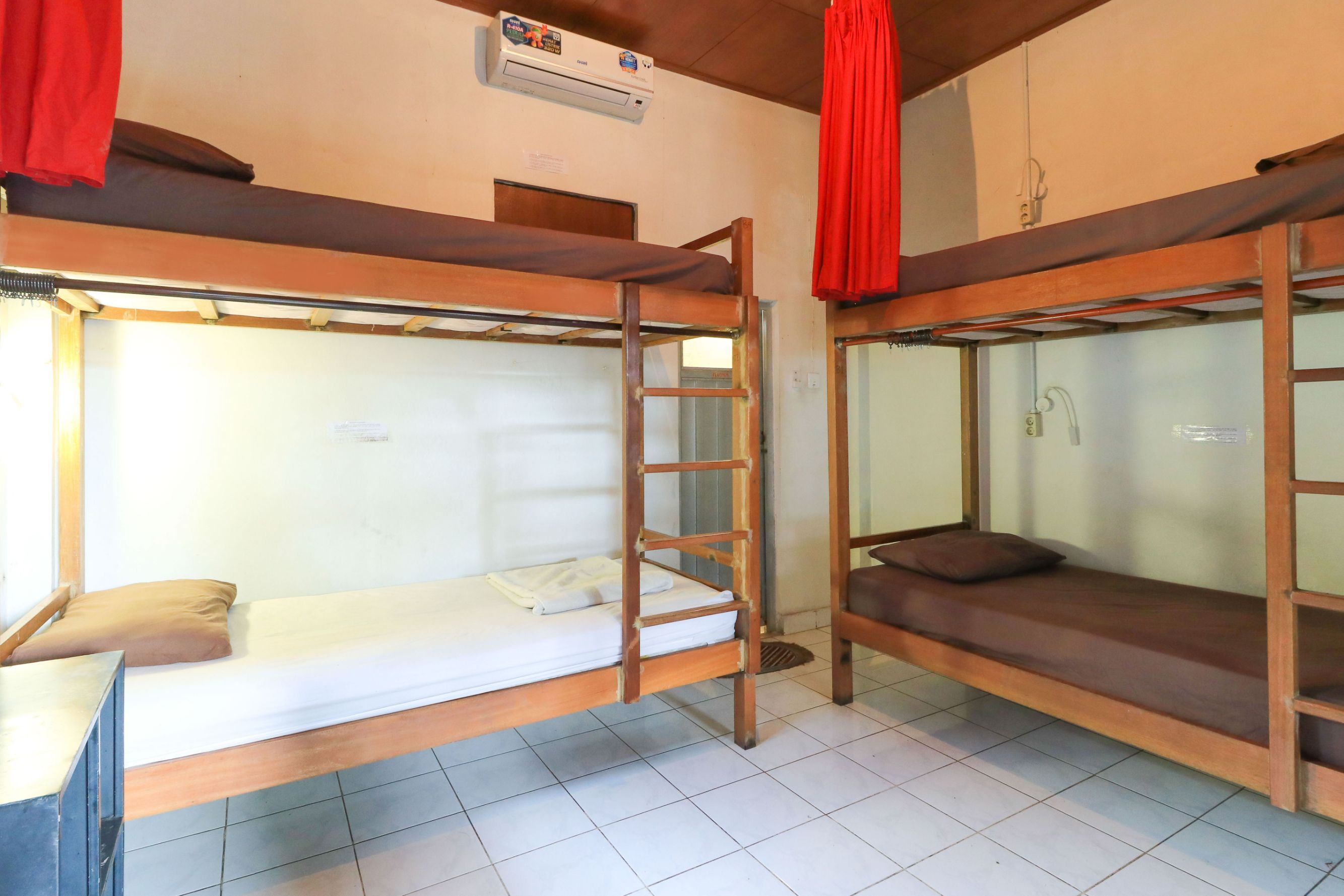 Bed in Dormitory Capacity 6