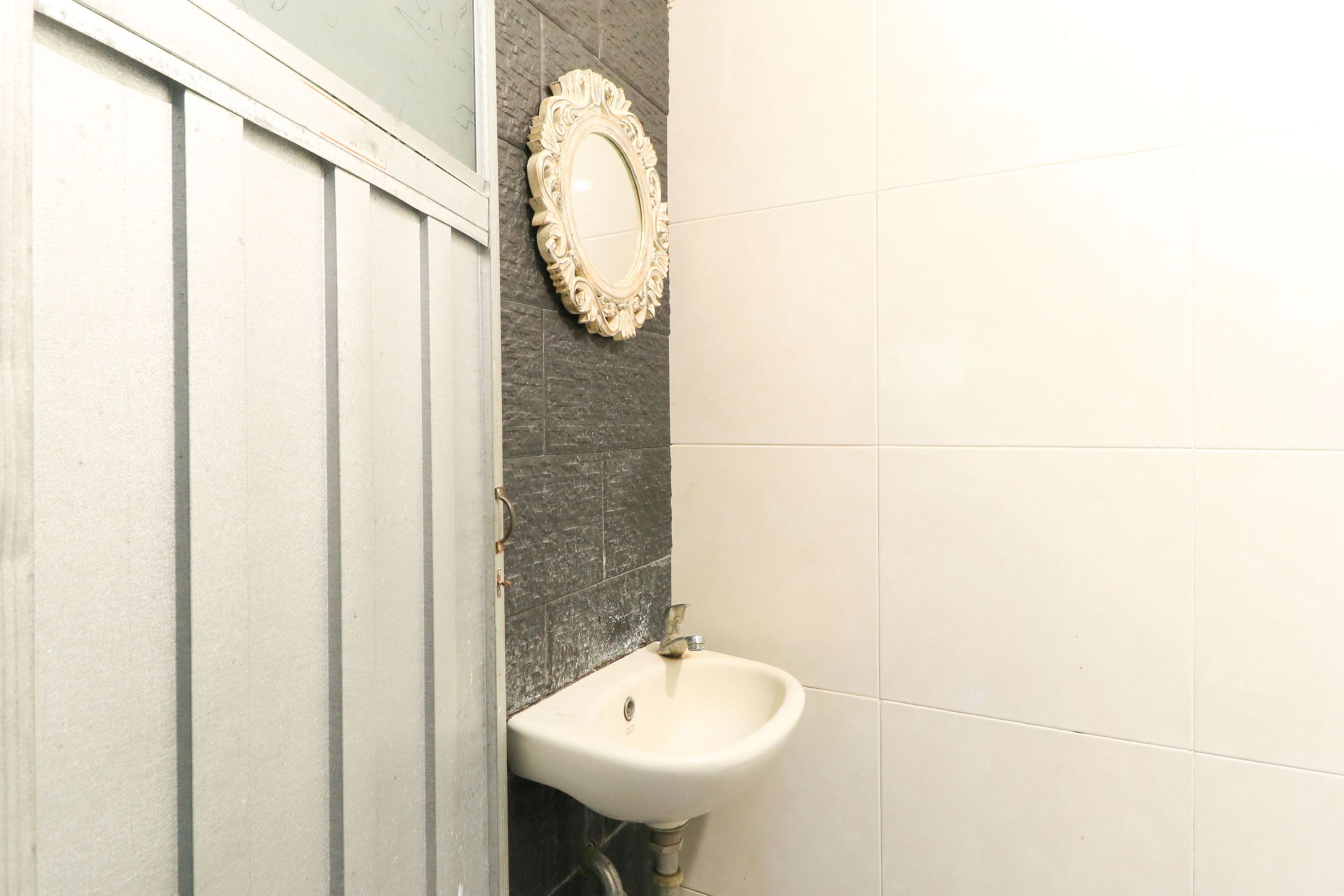 Bed in Dormitory Capacity 8