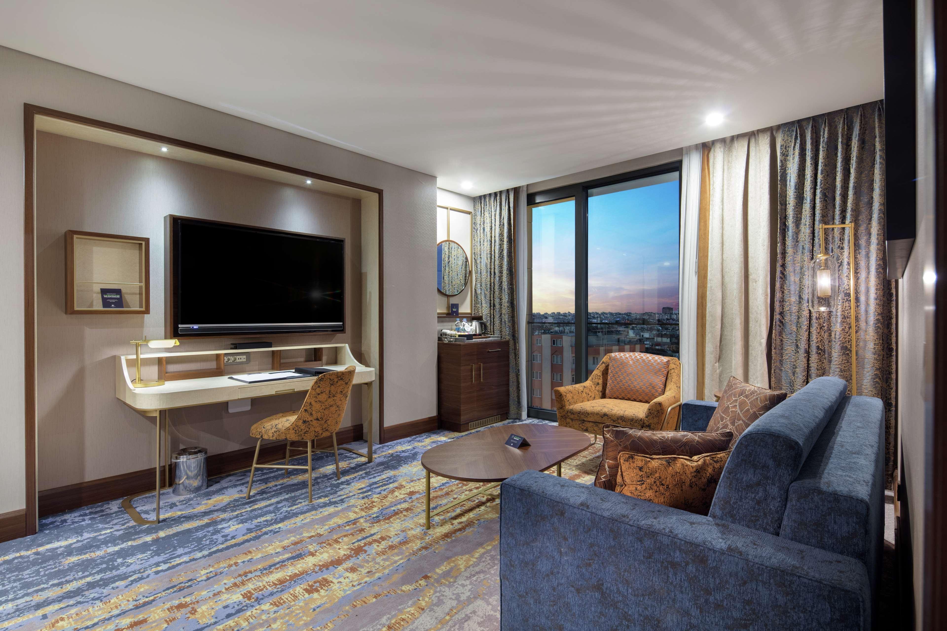 Suite King Bed One Bedroom 