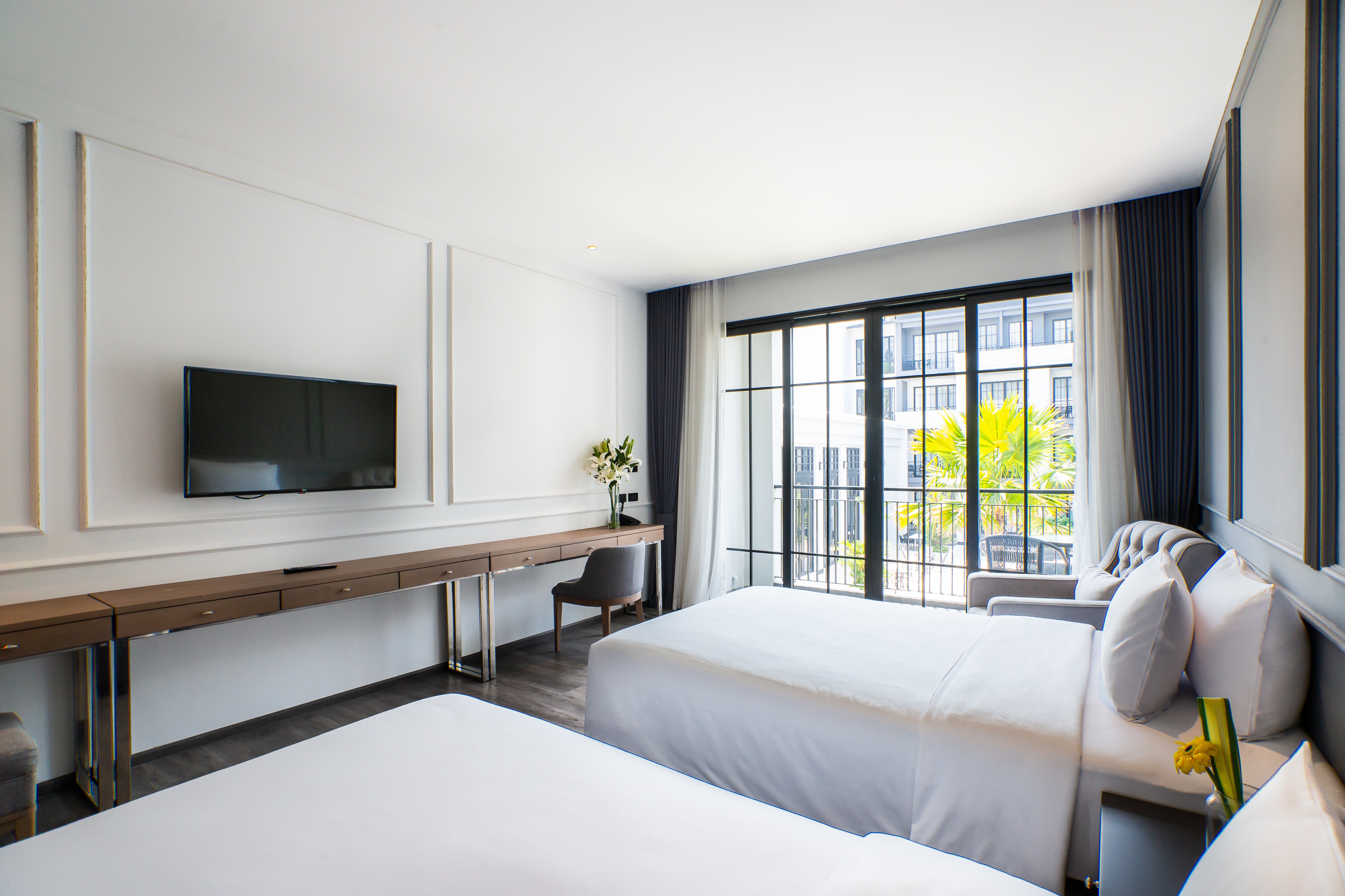 Twin Deluxe Pool View