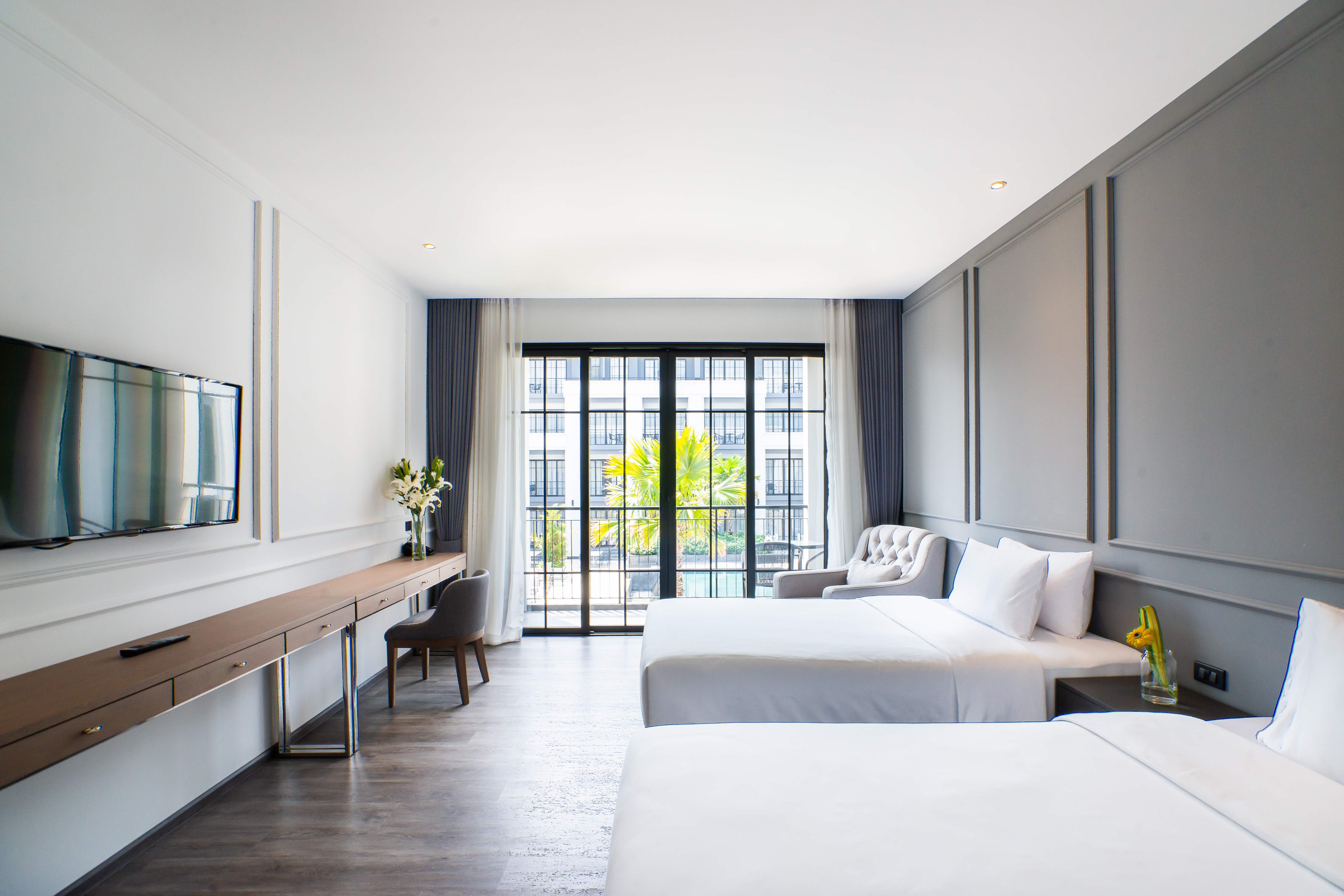 Twin Deluxe Pool View