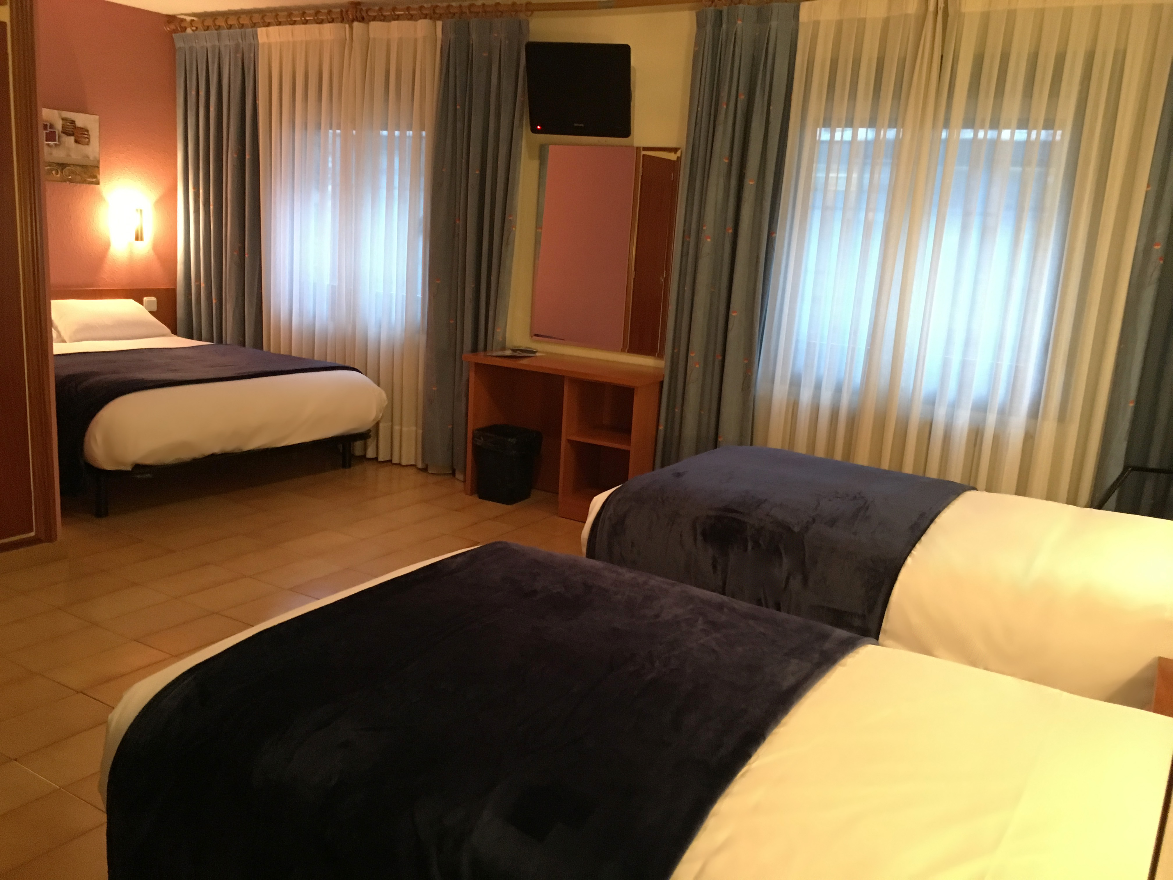 Family Room Capacity 4