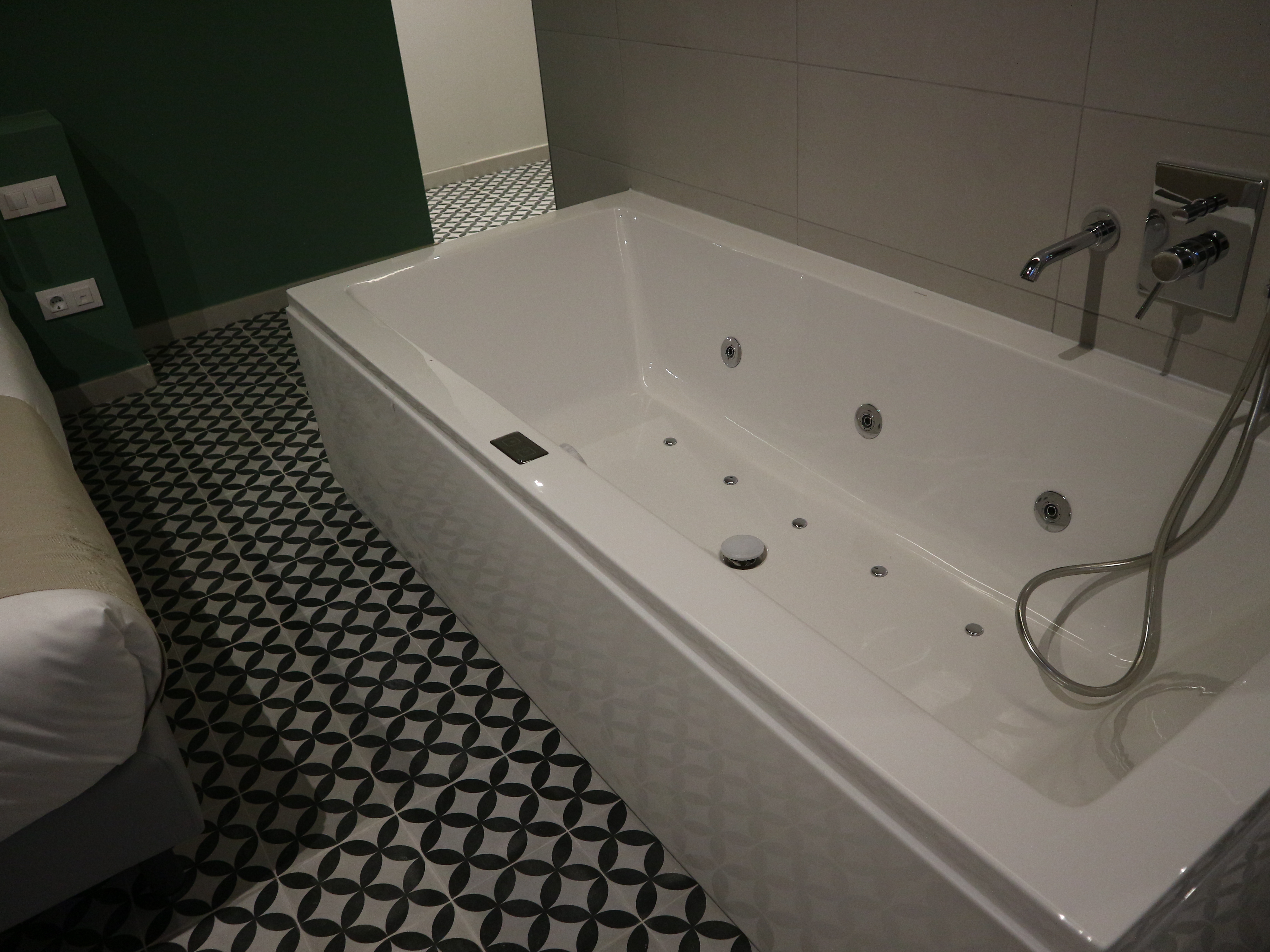 Double or Twin Deluxe