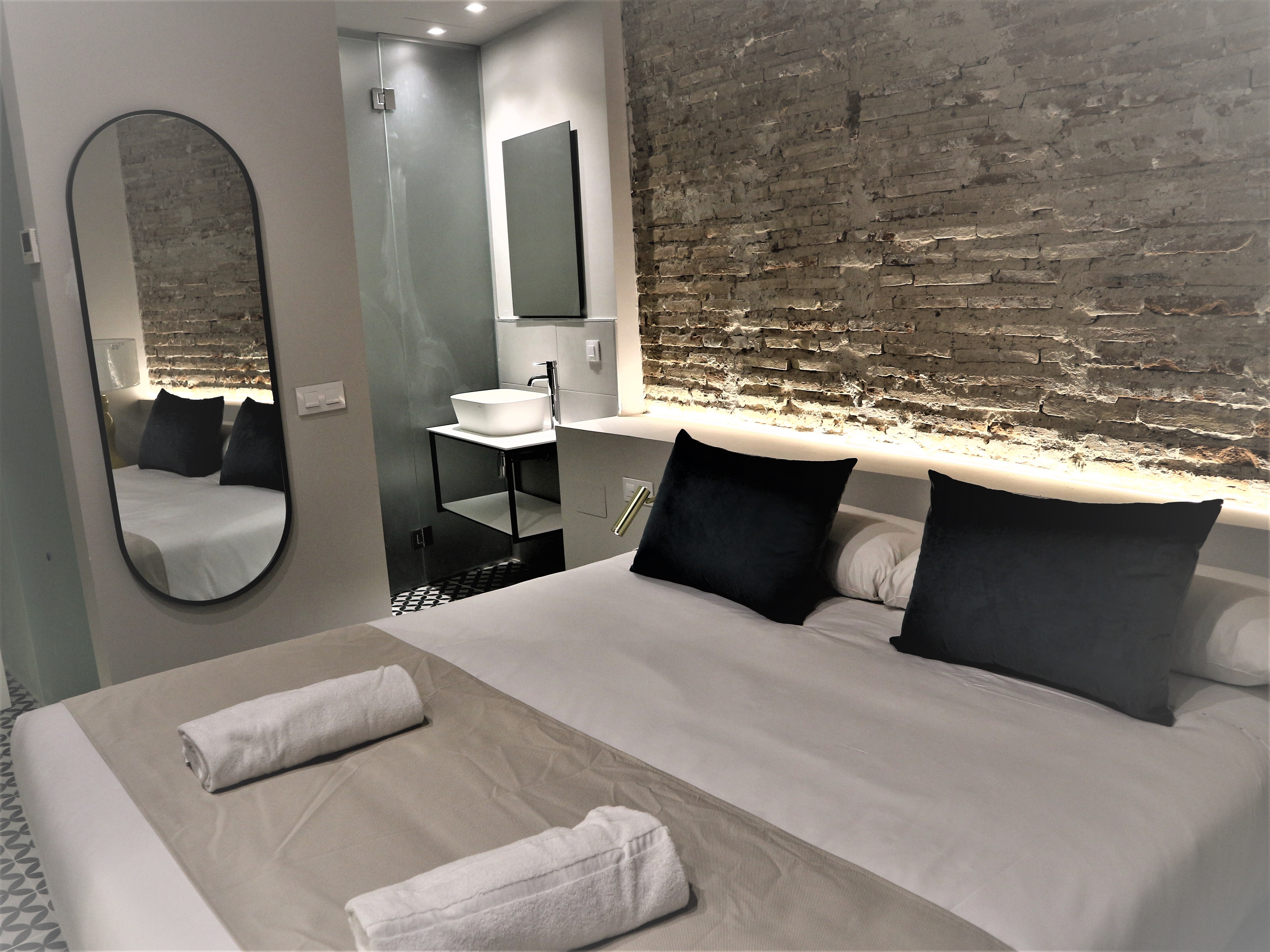 Double or Twin Standard