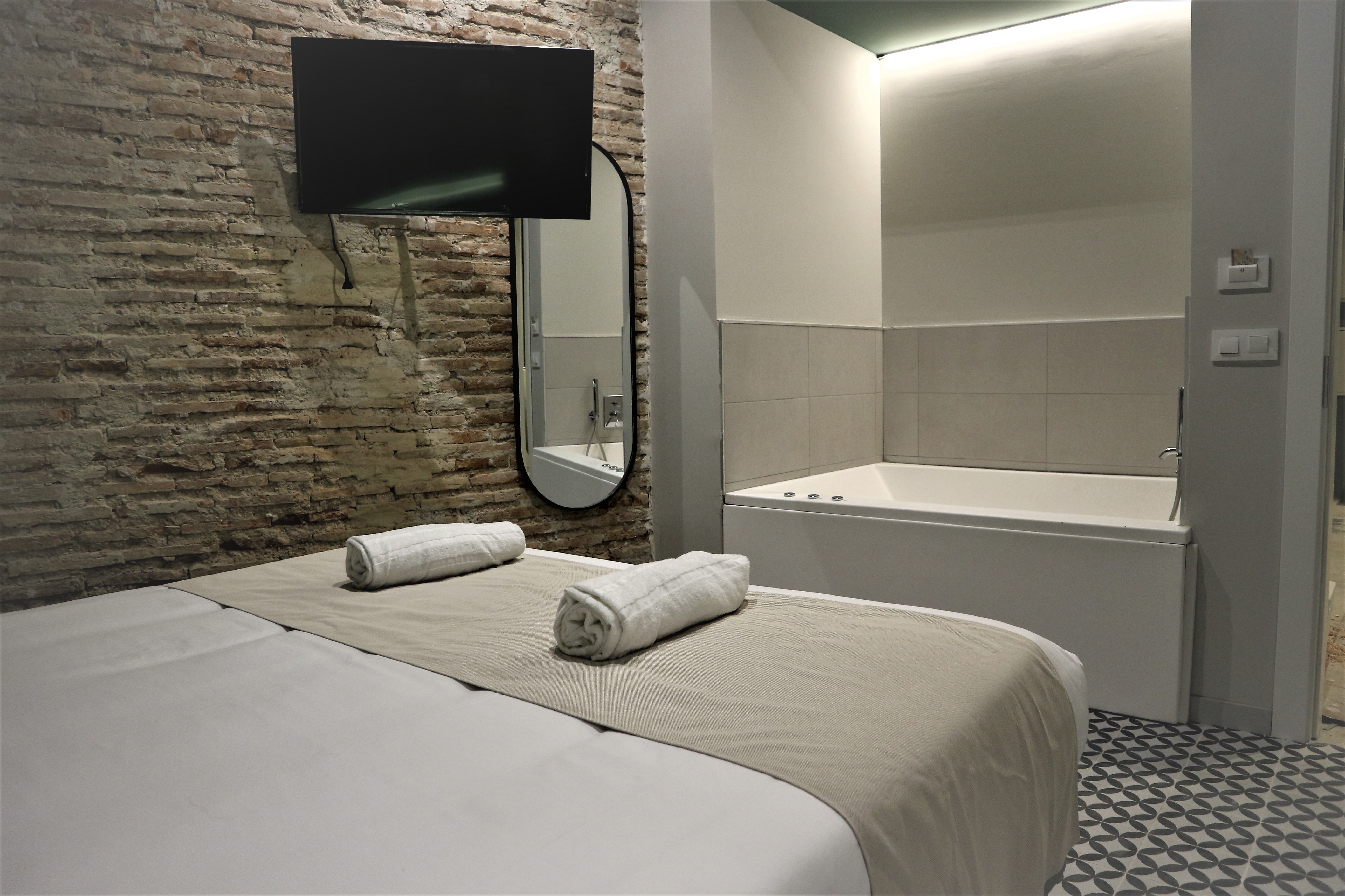 Double or Twin Standard