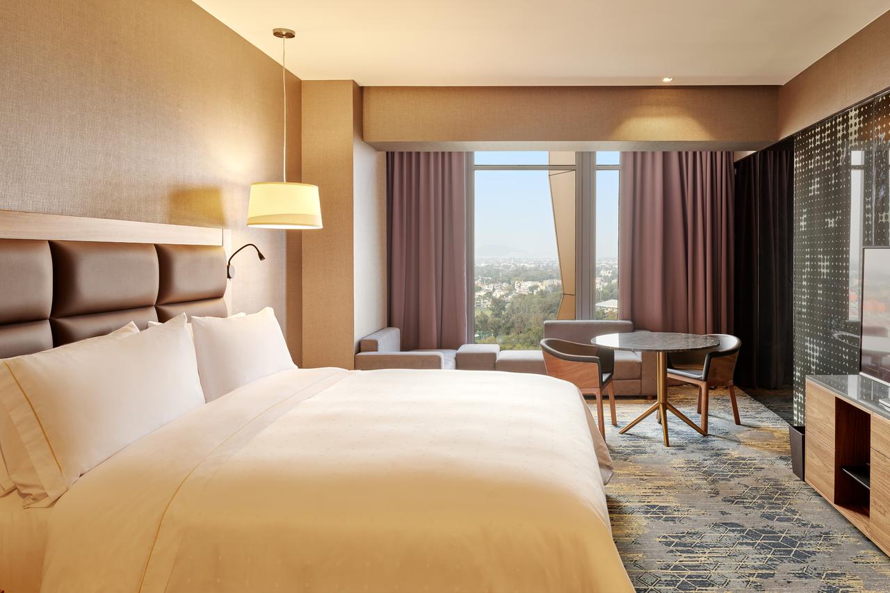 Room Deluxe King Bed