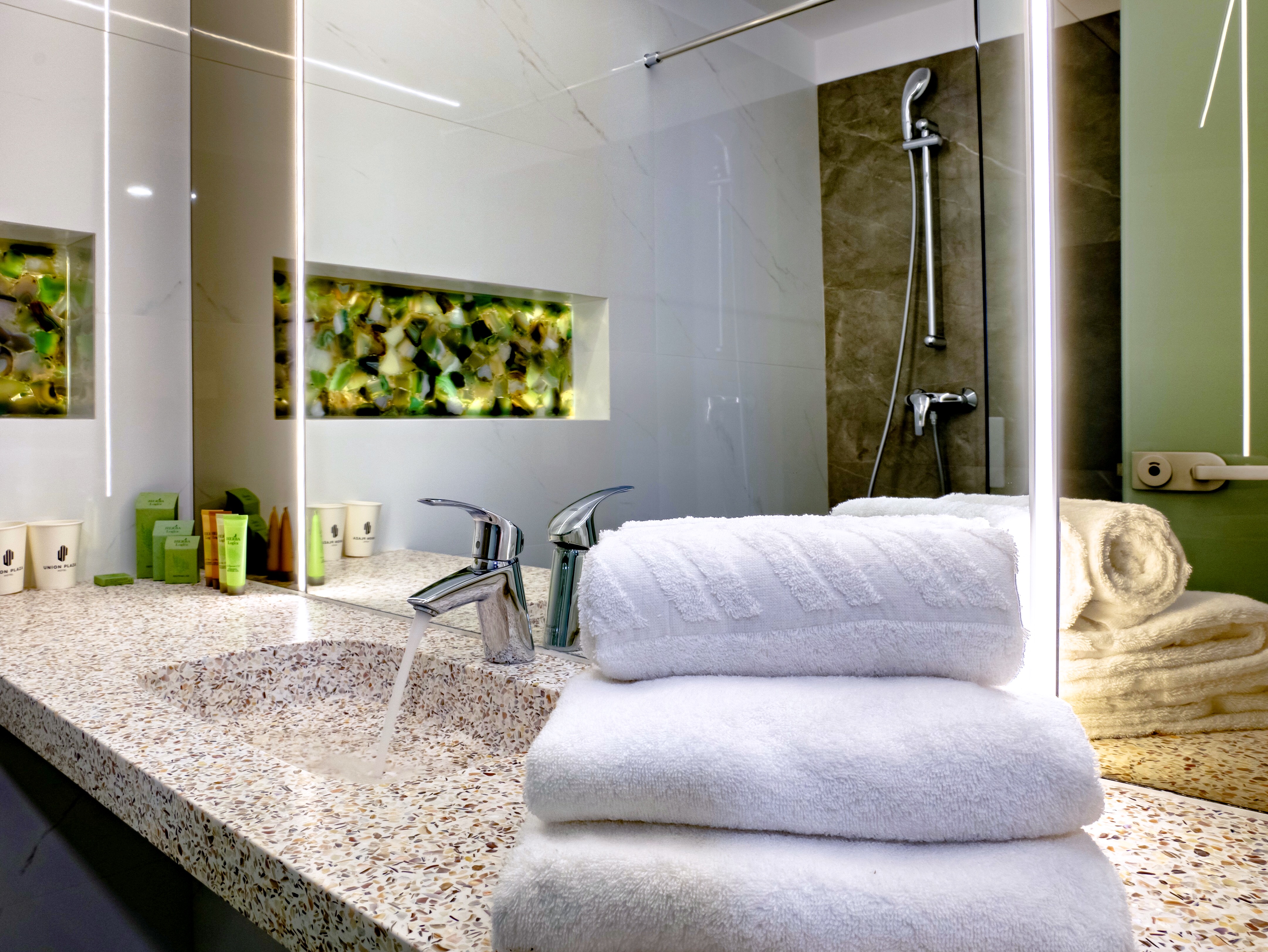 Double Single Superior