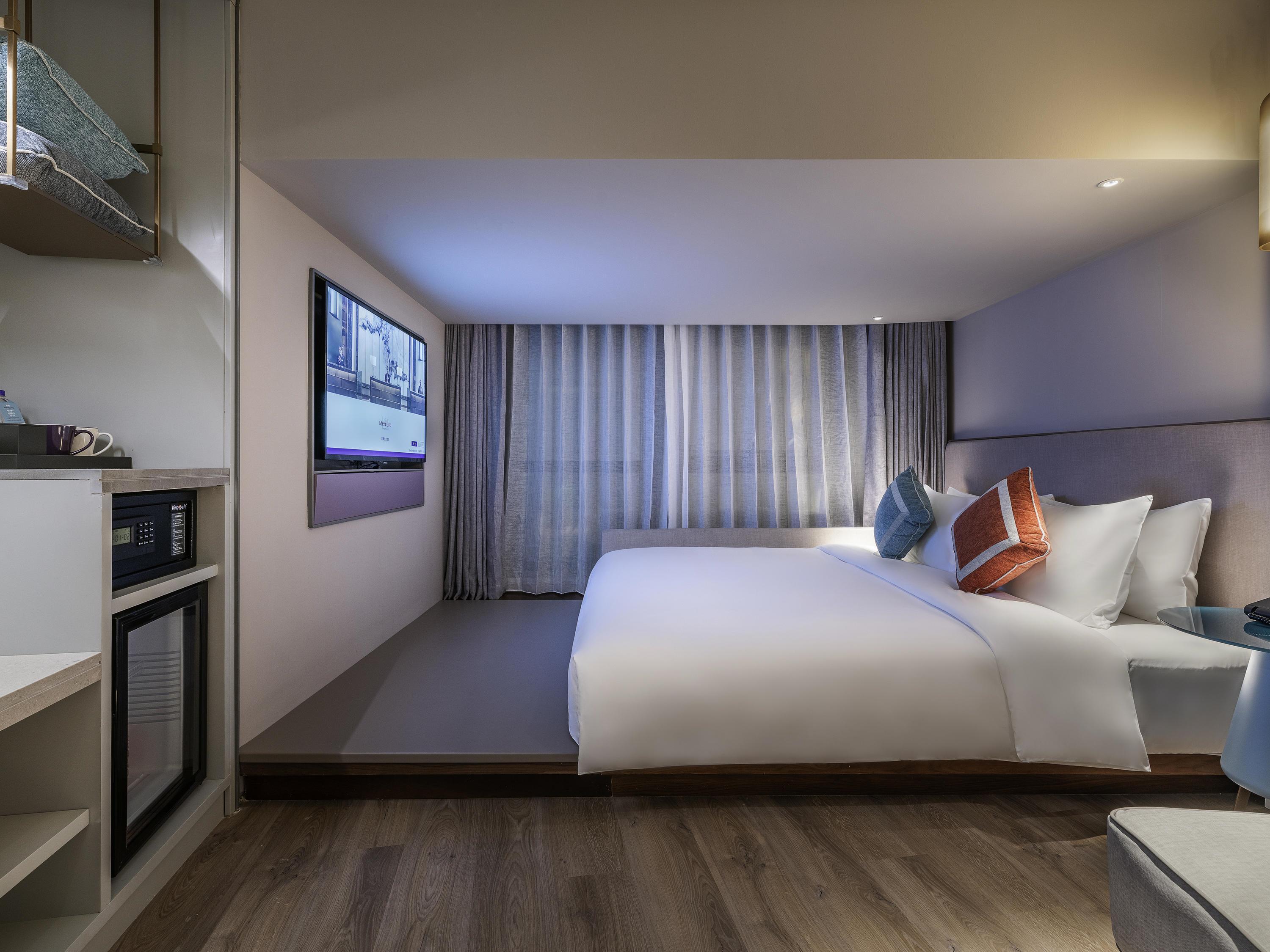 Double Queen Size Bed