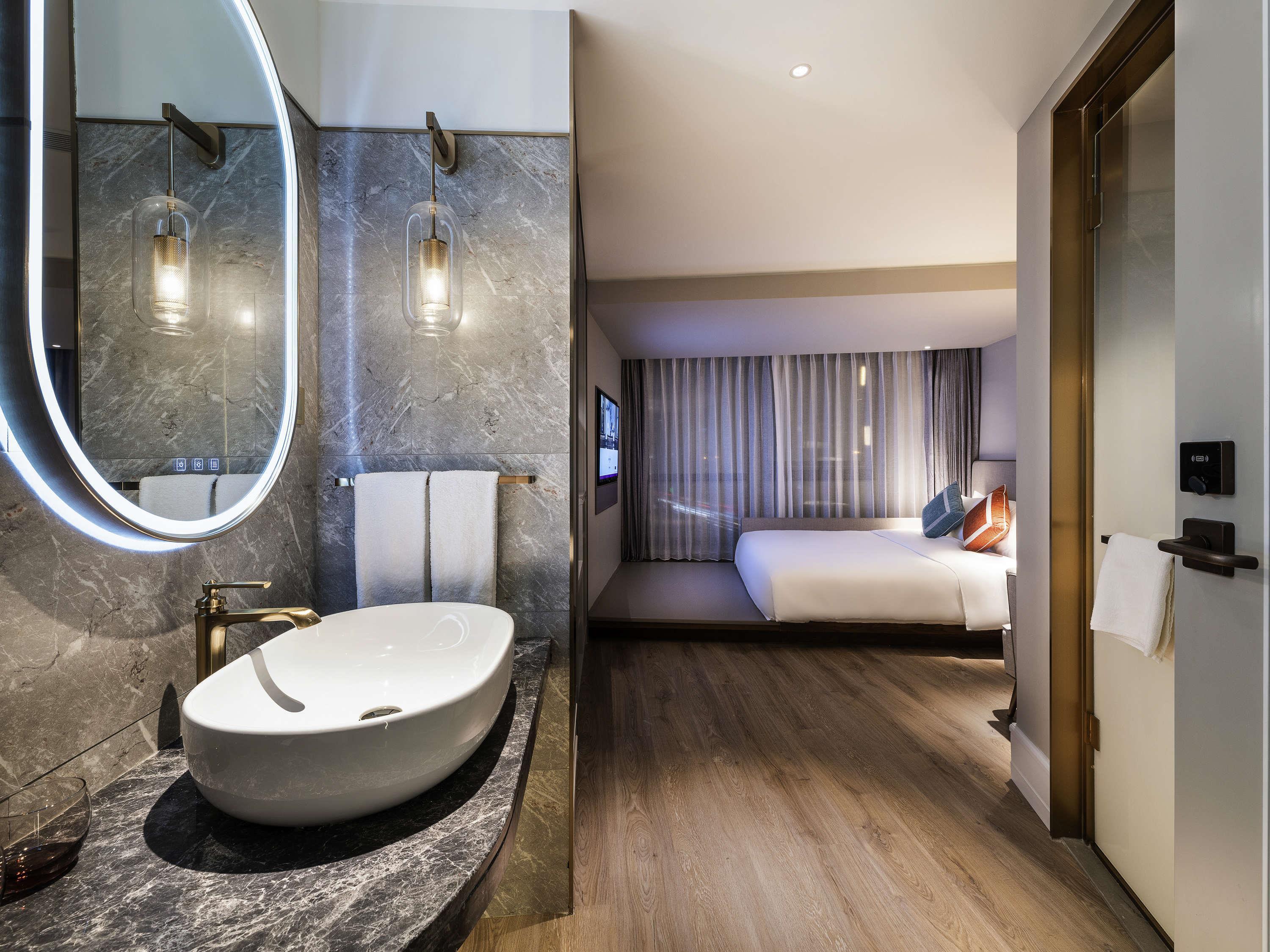 Double King Size Bed