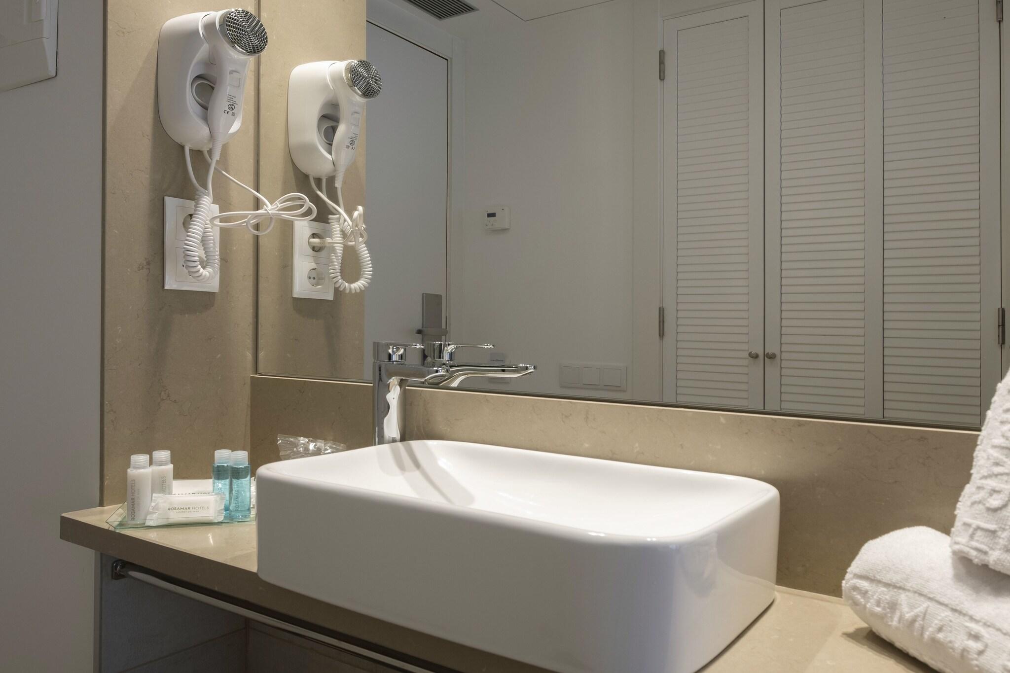 Double Queen Size Bed