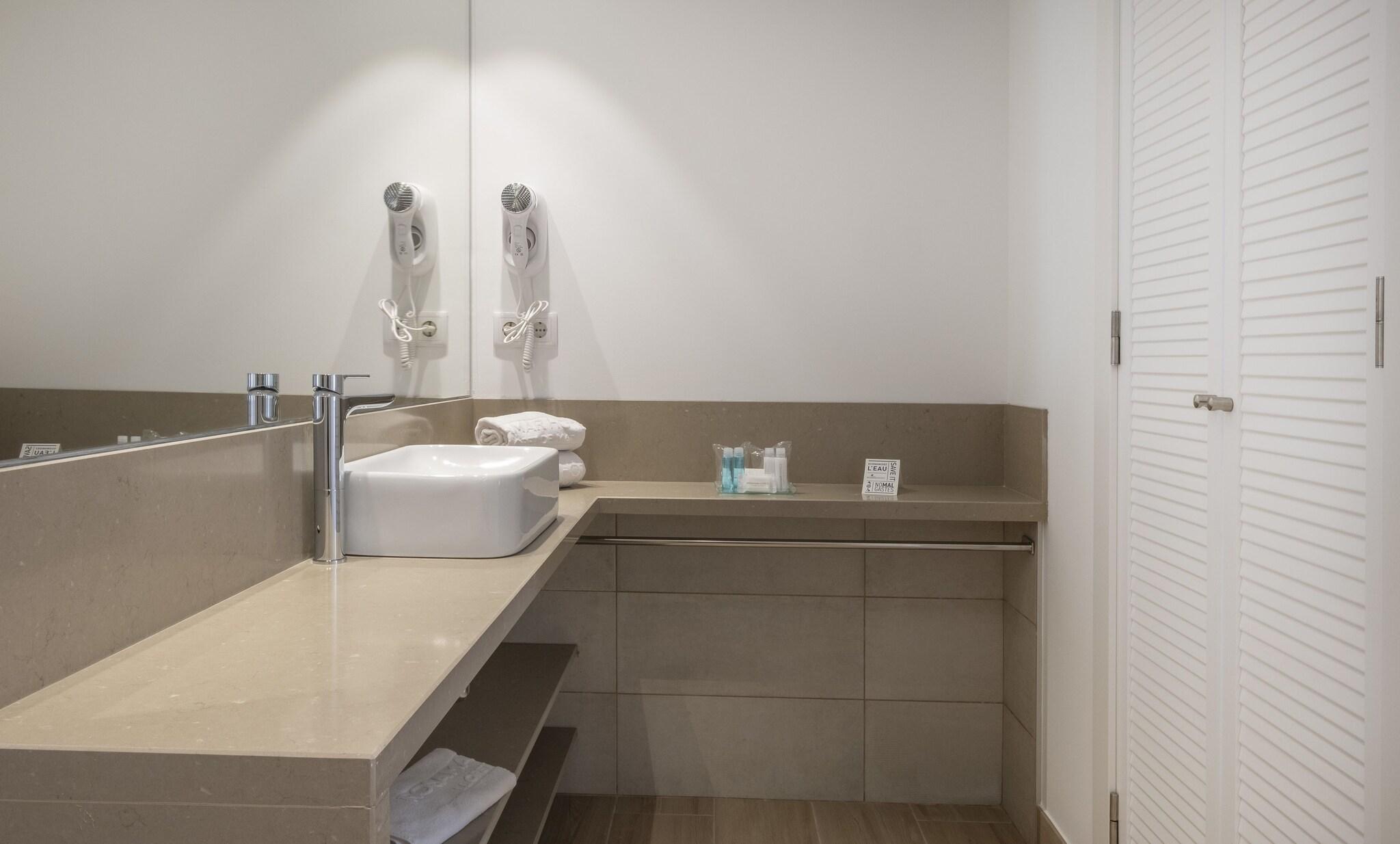 Double Queen Size Bed