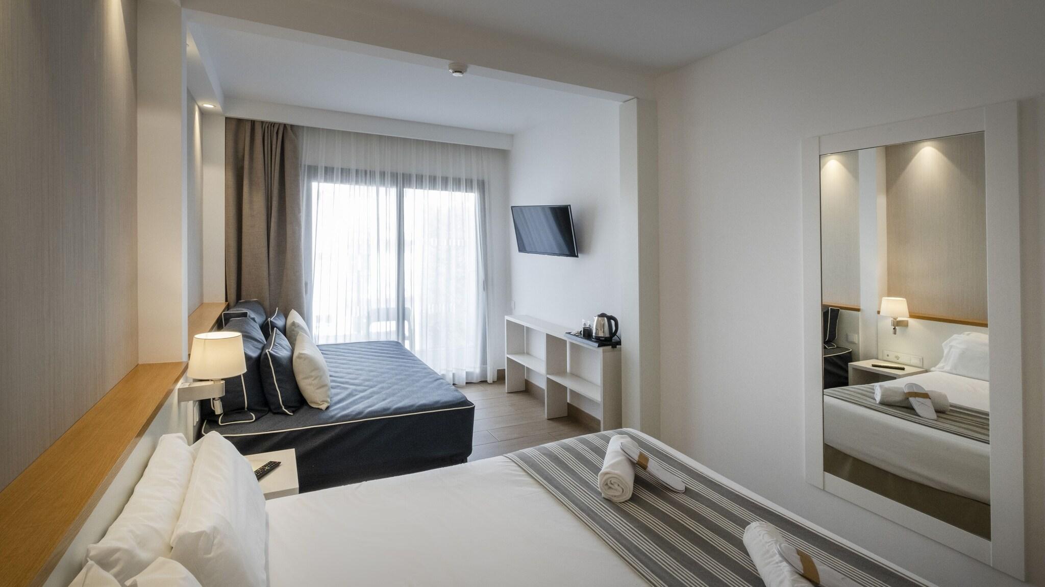 Double Queen Size Bed