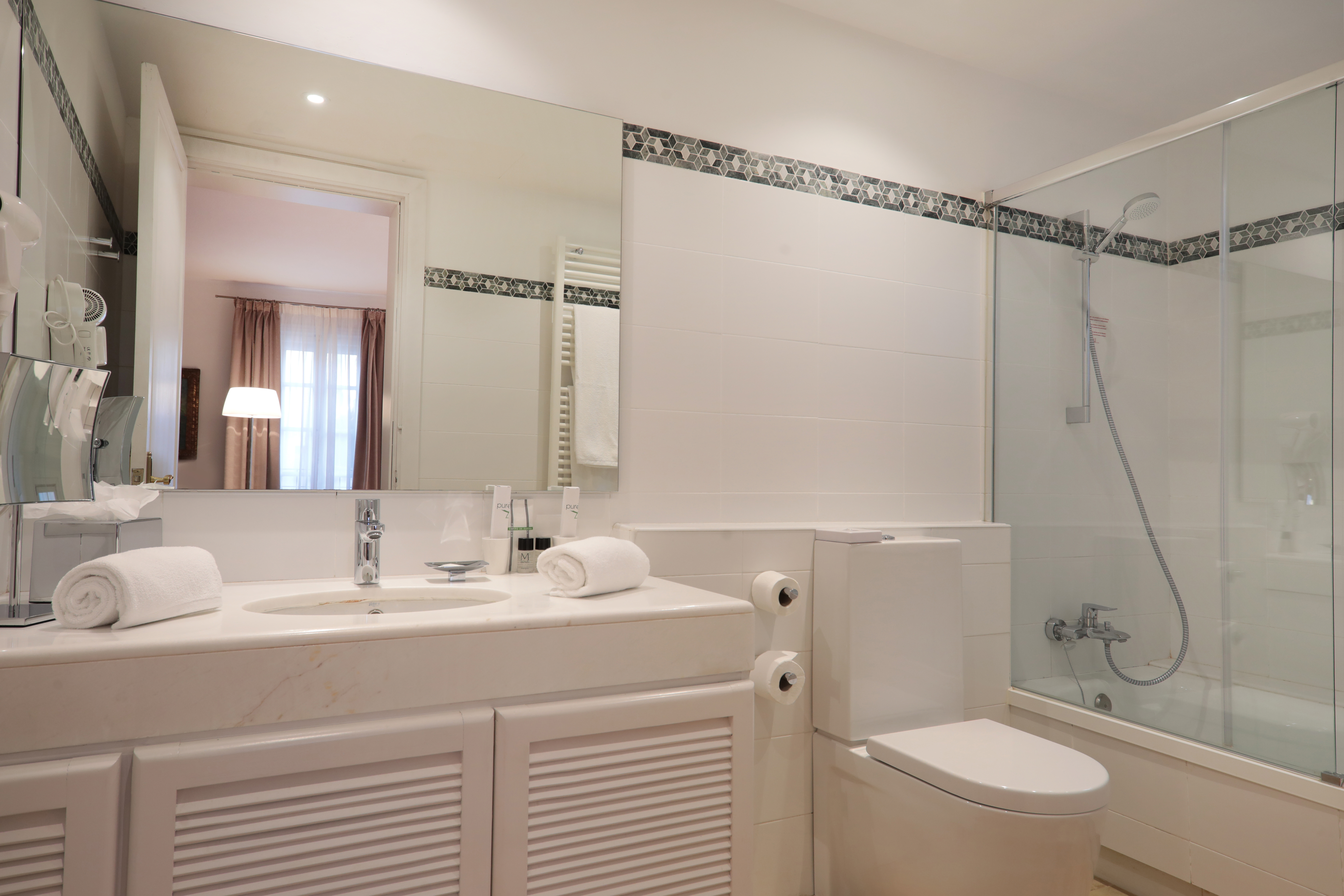 Double or Twin Deluxe