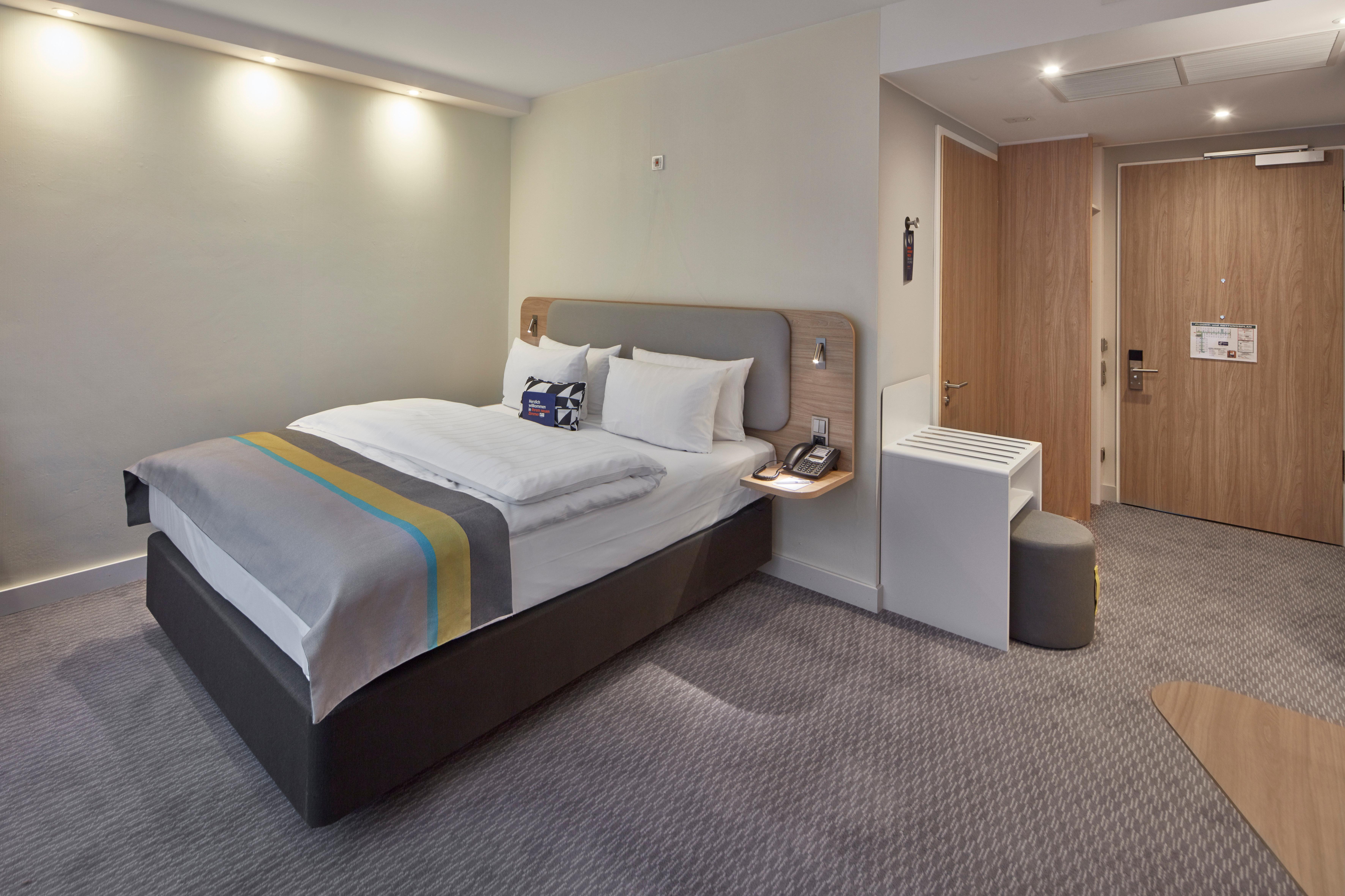 Double Accessible-queen Size Bed