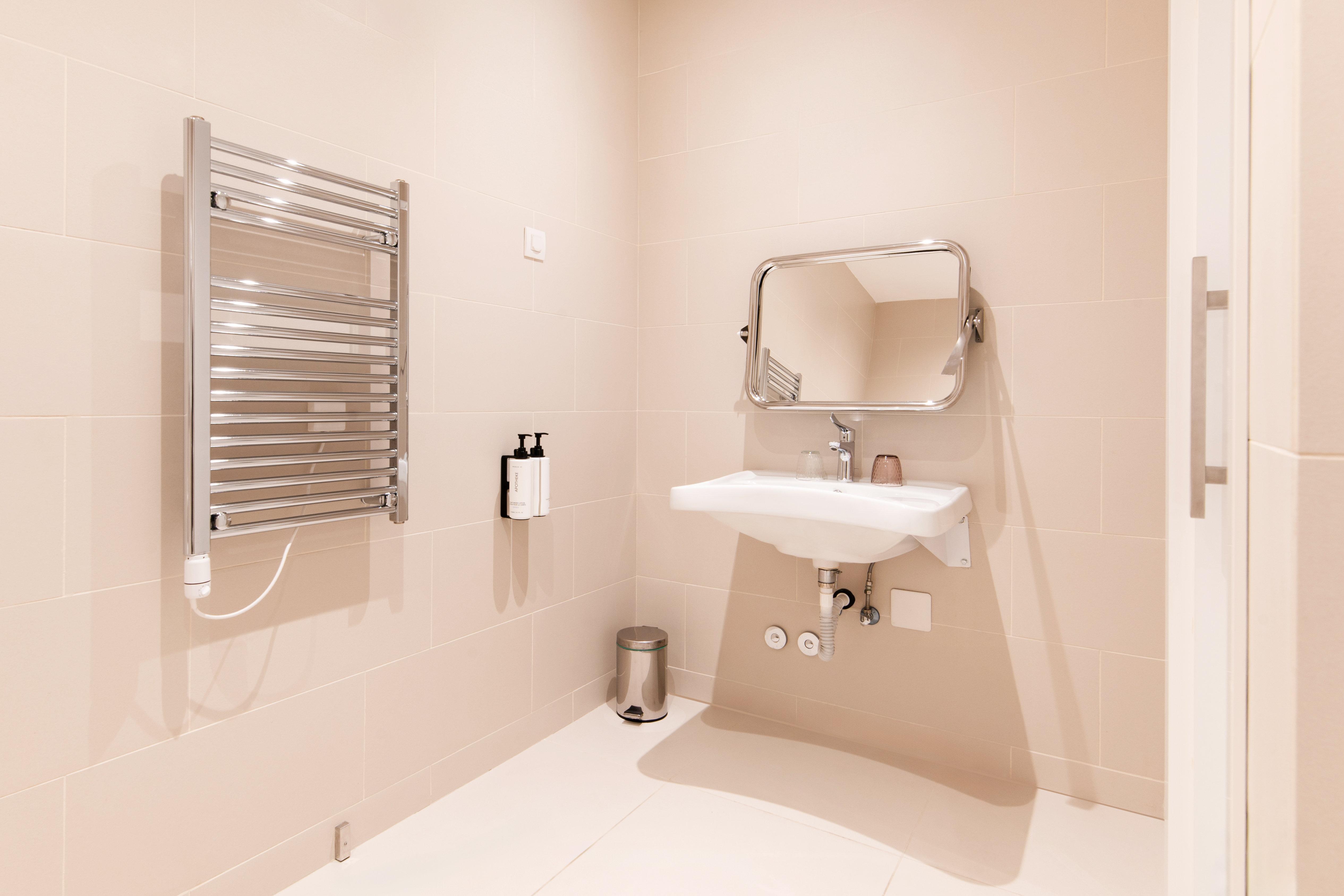 Double Accessible King Size Bed