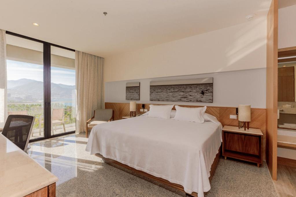 Double Bay View King Bed