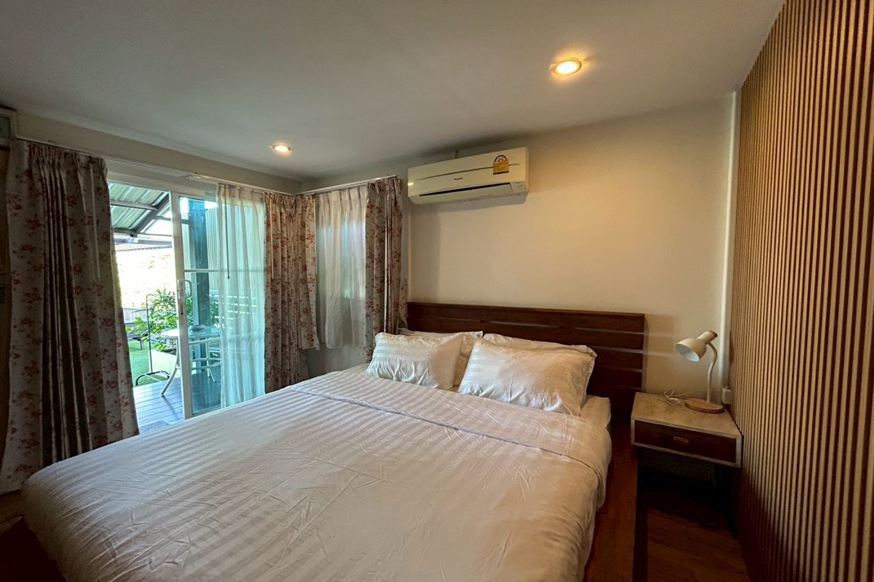 Double King Size Bed