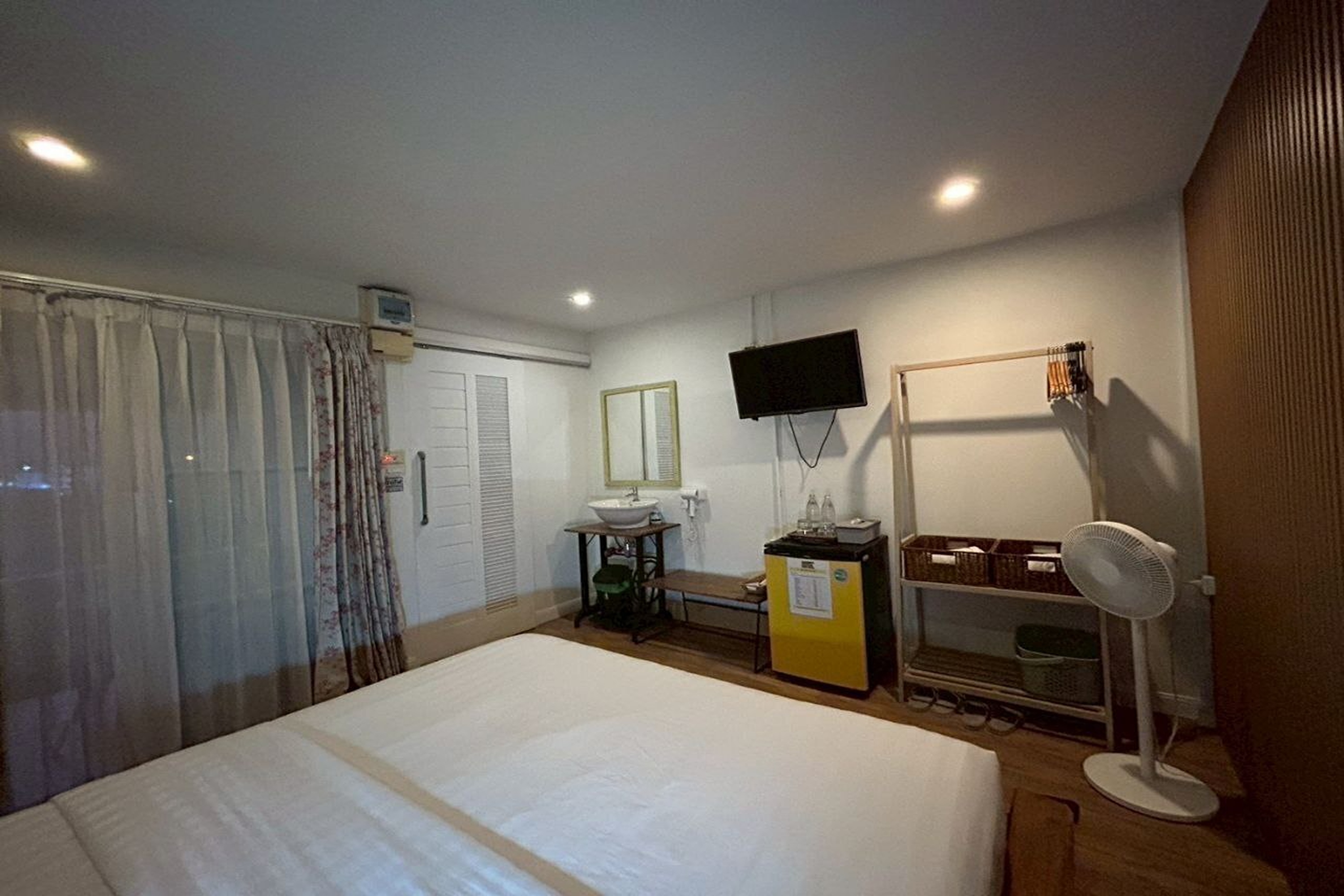 Double King Size Bed