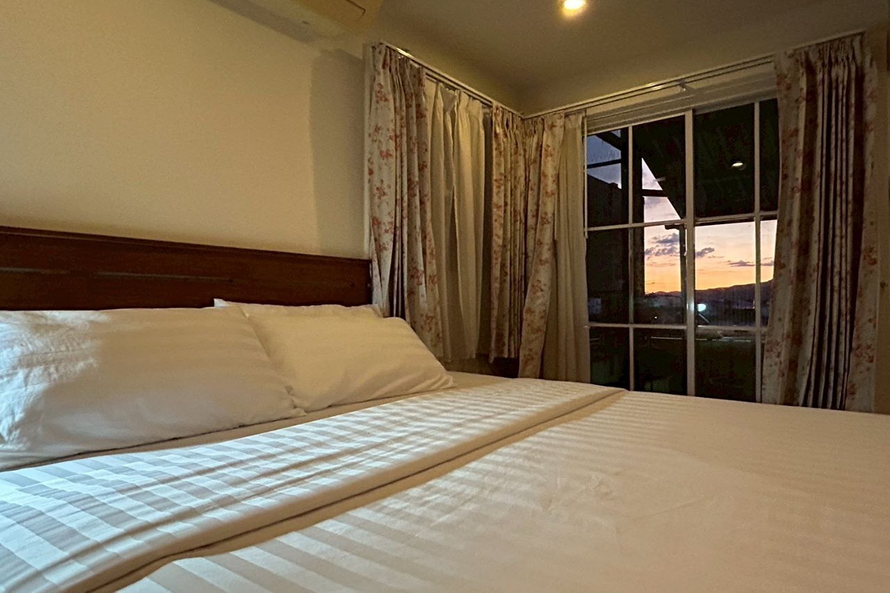 Double King Size Bed