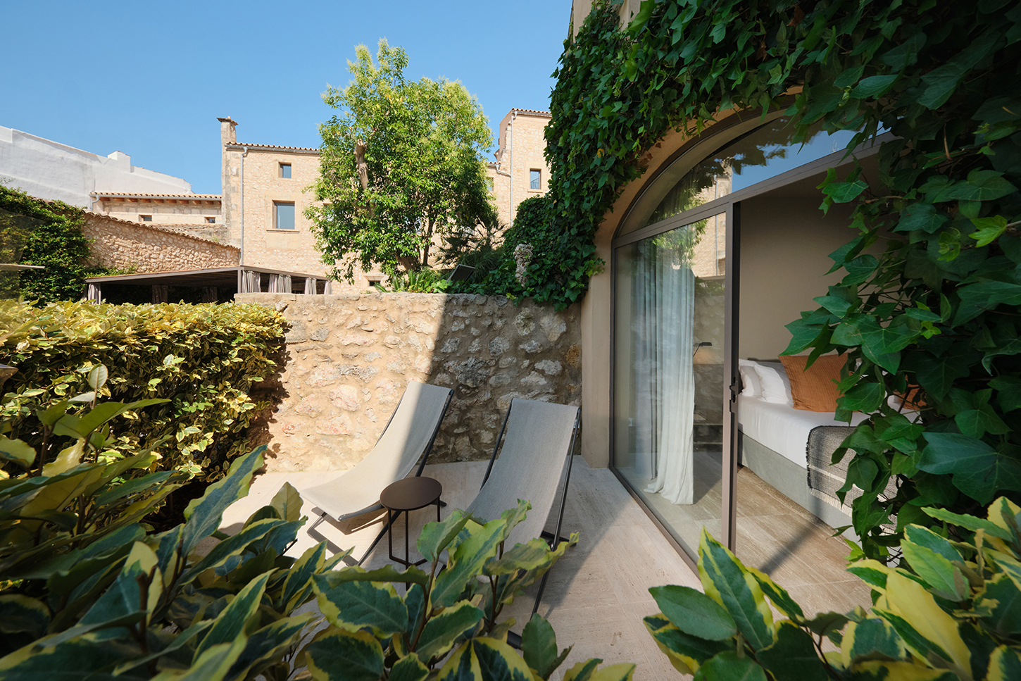 Double or Twin Deluxe with Terrace