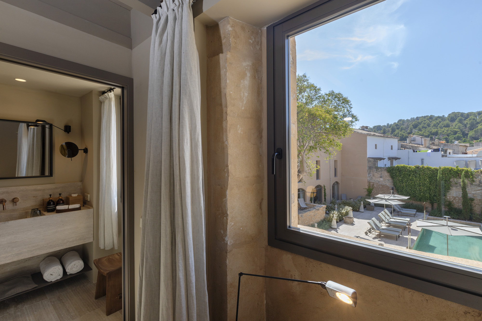 Double or Twin Mountain View