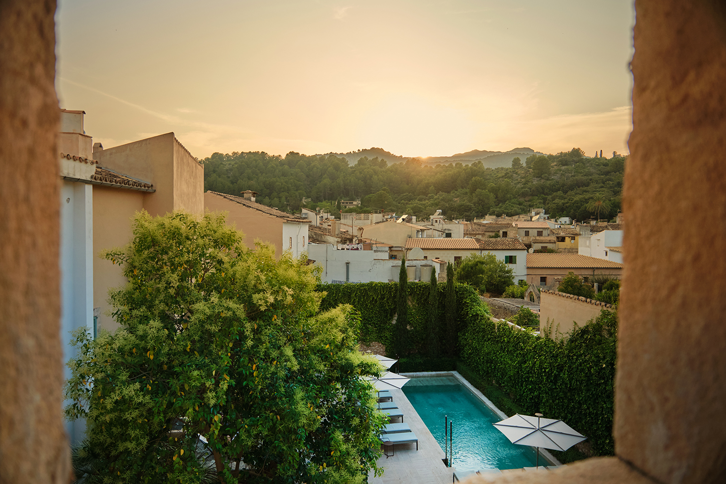 Double or Twin Mountain View