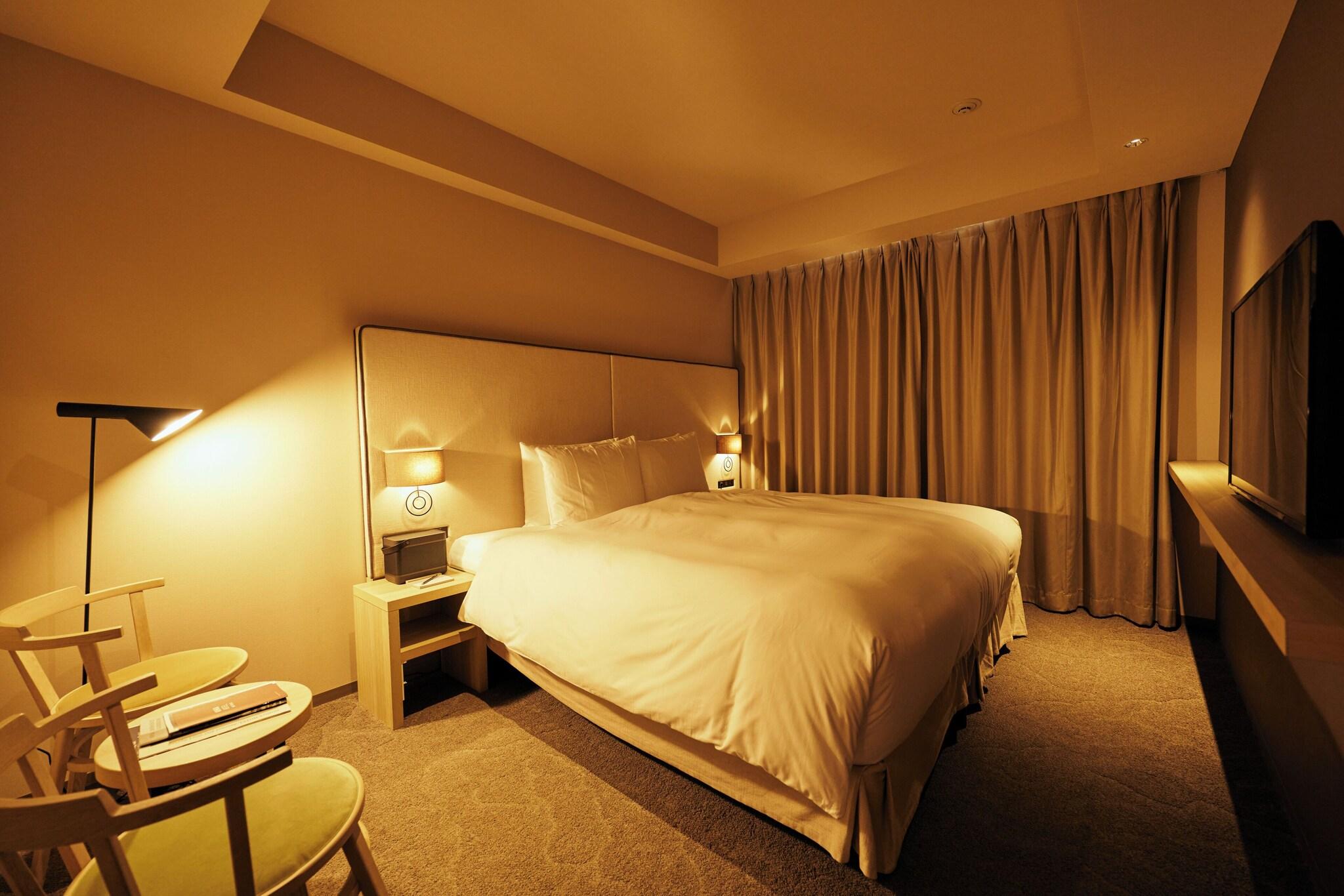 Double Deluxe King Bed