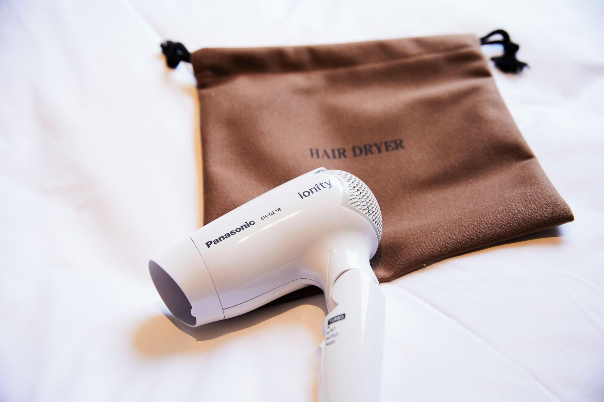 Single Deluxe Queen Bed