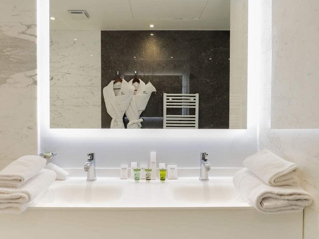 Double or Twin Deluxe Sea View