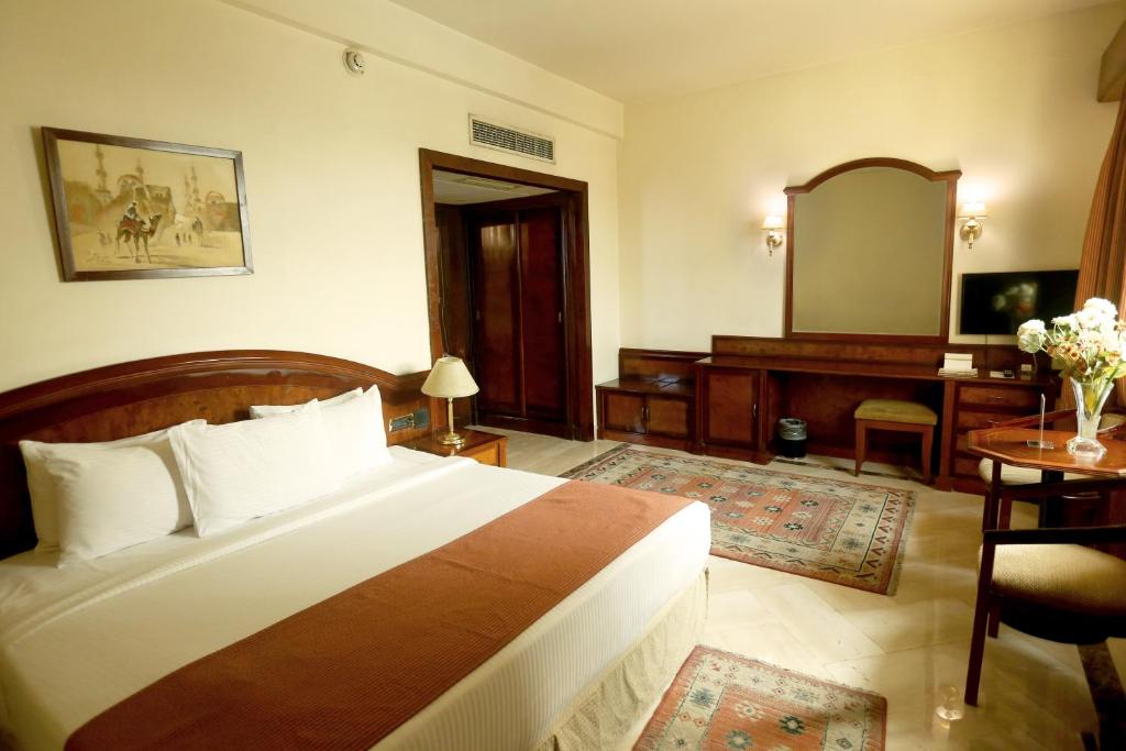 Junior Suite King Size Bed