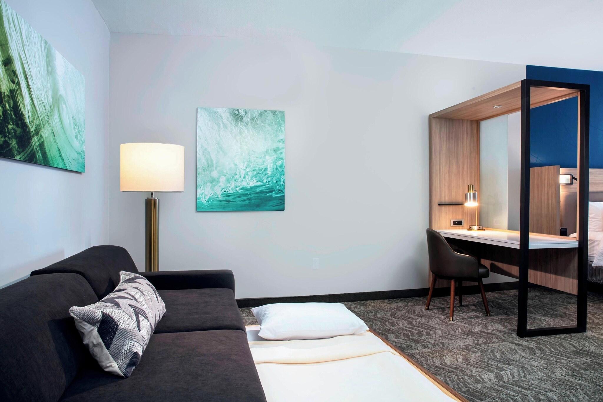 Suite Two Queen Beds Non Smoking