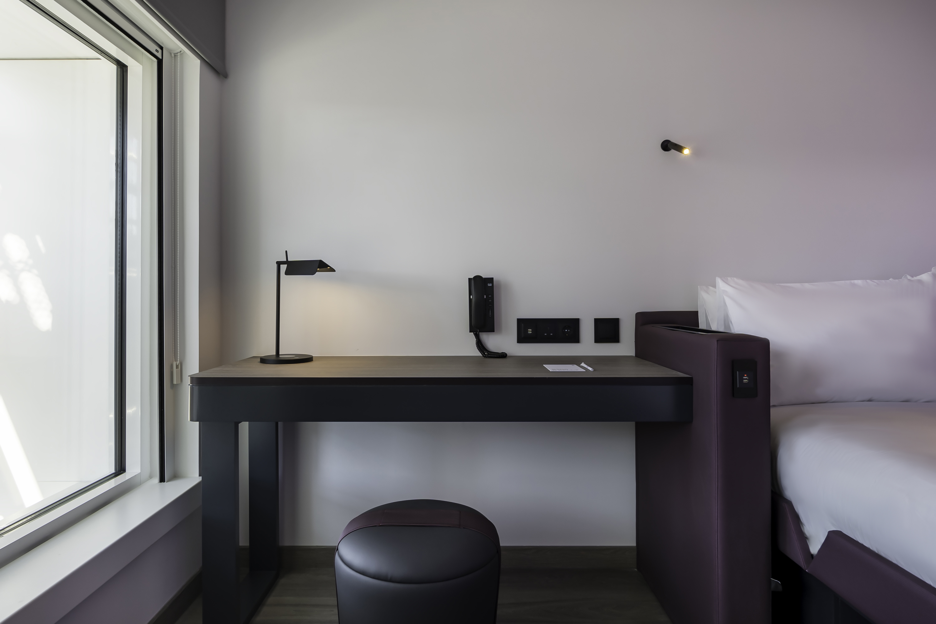 Double City View Queen Bed