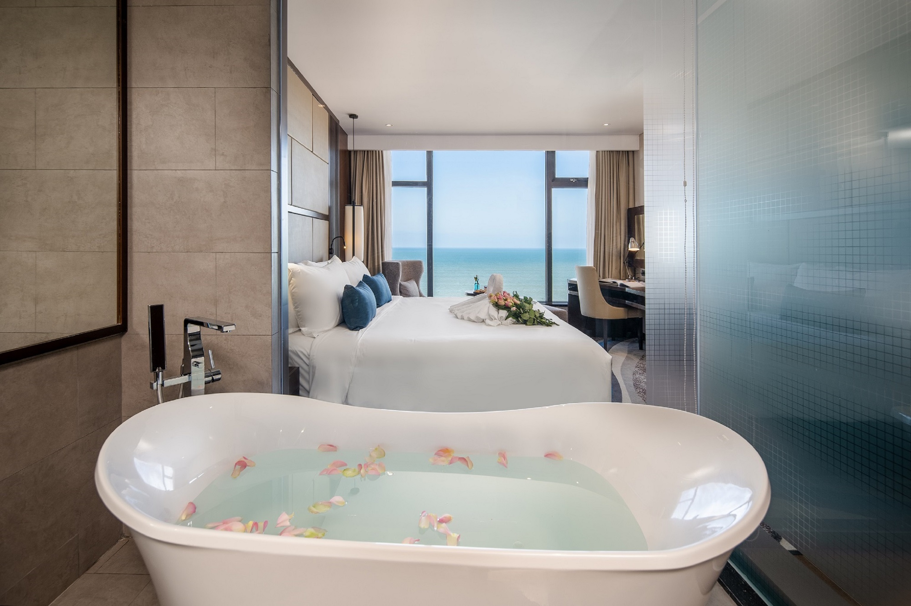 Room Ocean View King Bed