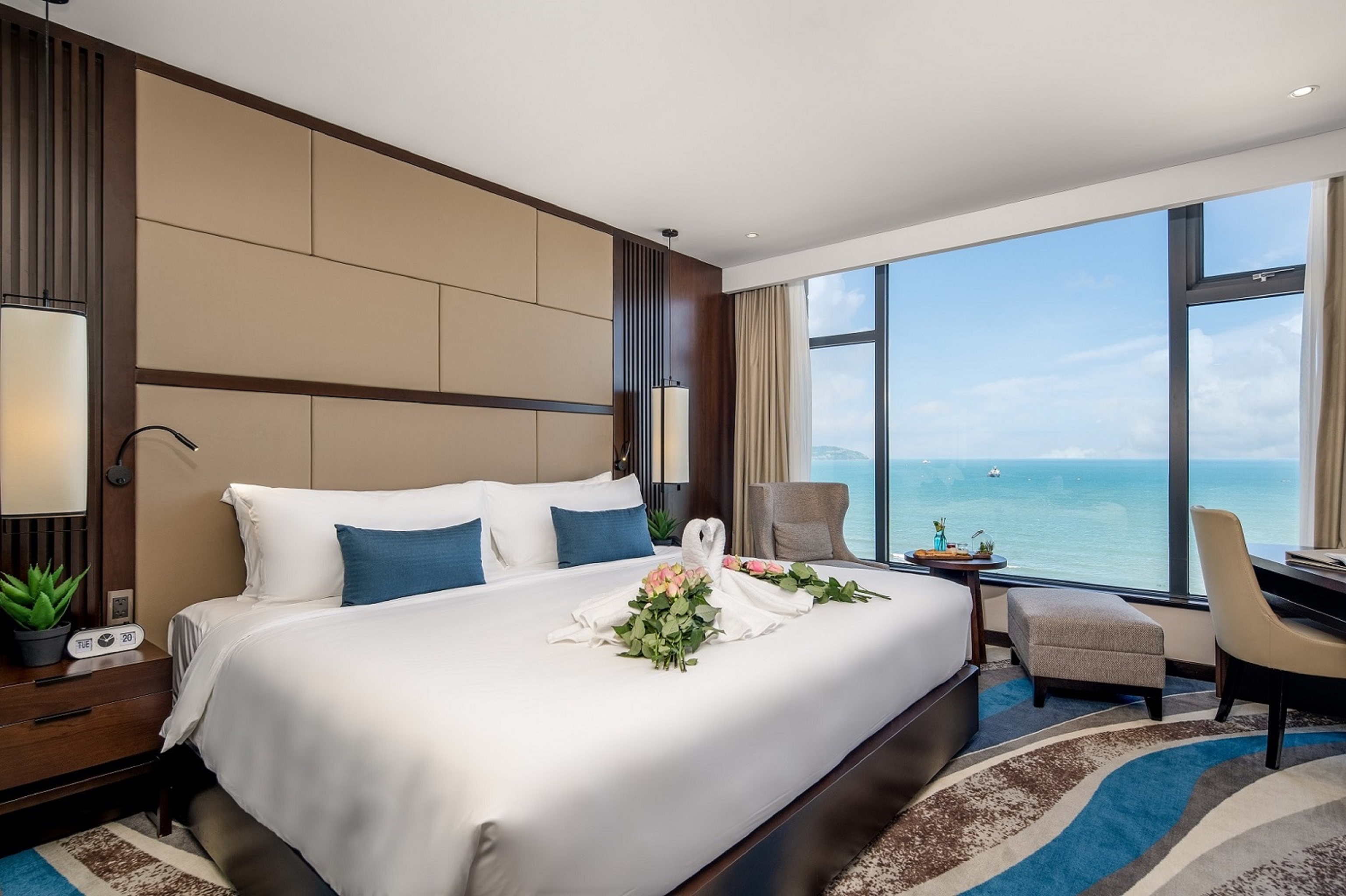 Room Ocean View King Bed