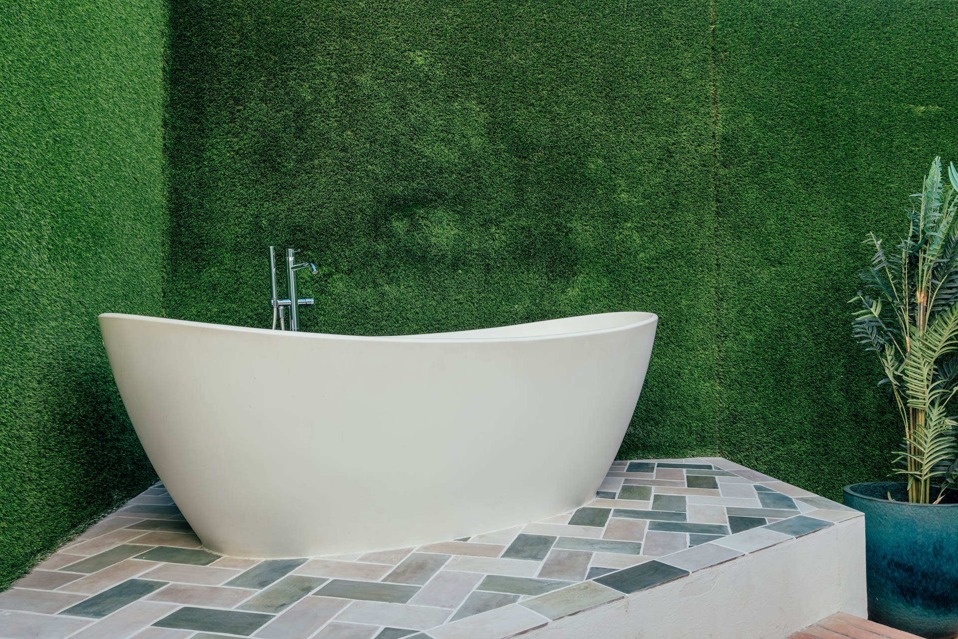 Double Single Executive